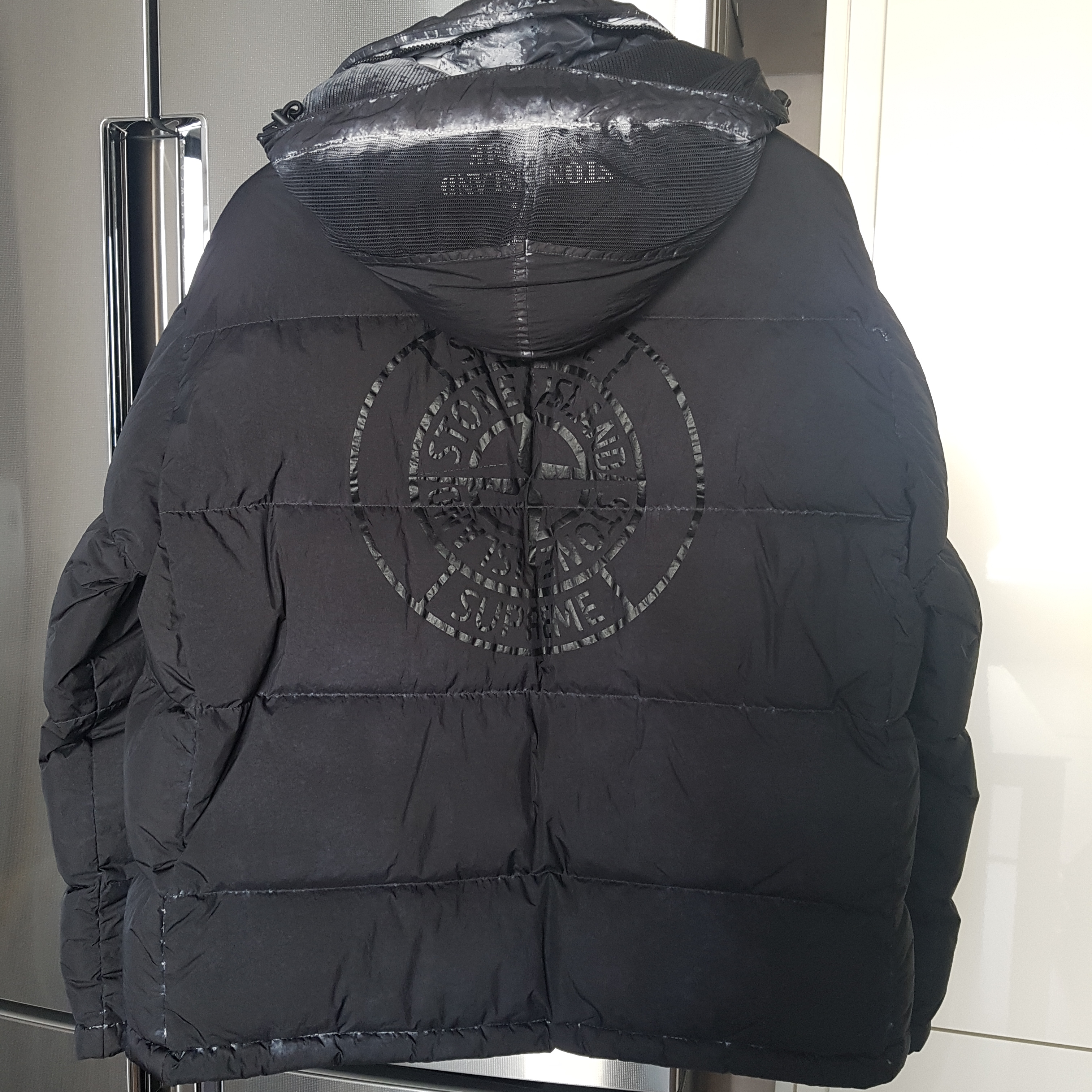 Supreme x Stone Island Painted Camo Crinkle Down Jacket Black - 20FW 착용 스타일 - 2