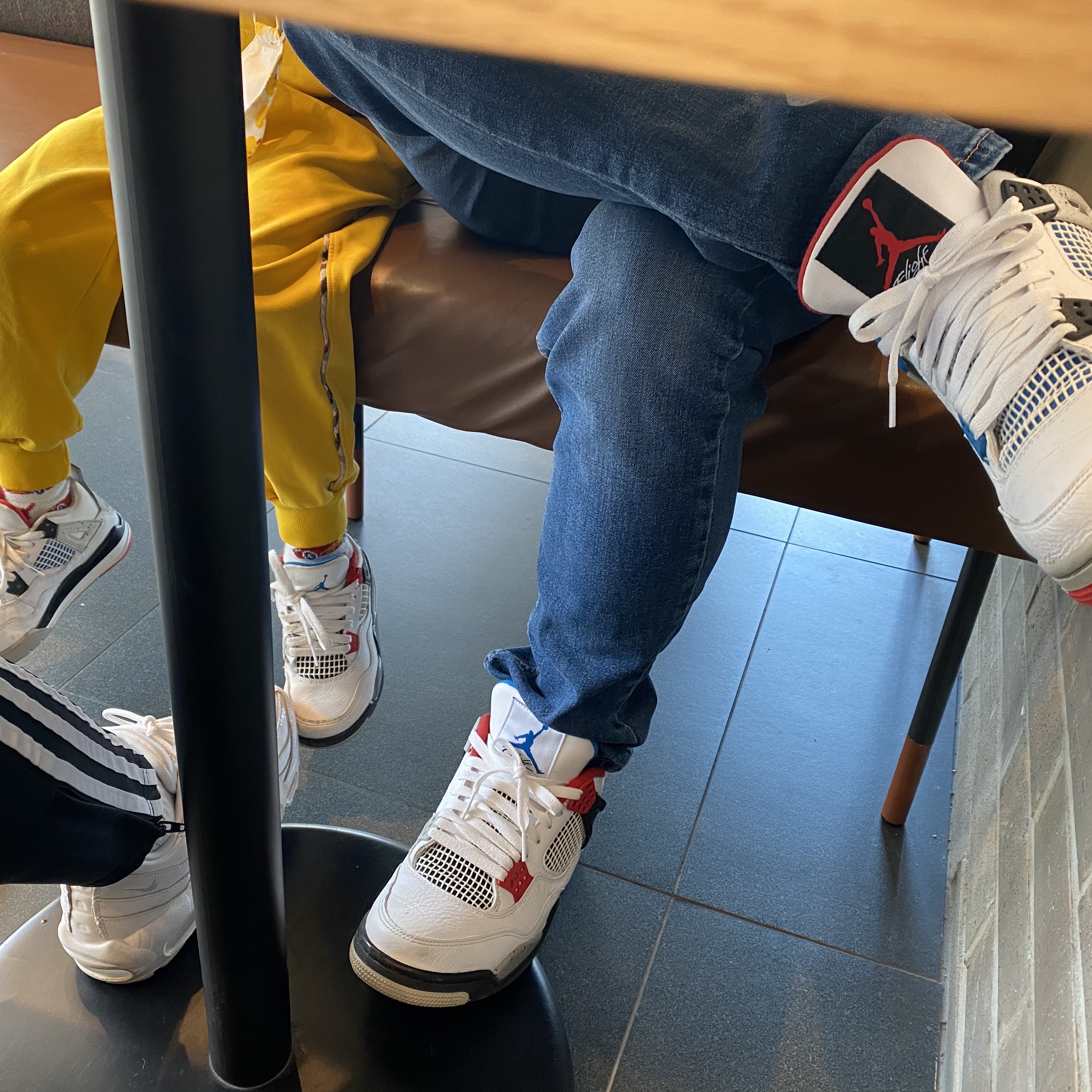 Jordan 4 Retro What The 4 착용 스타일