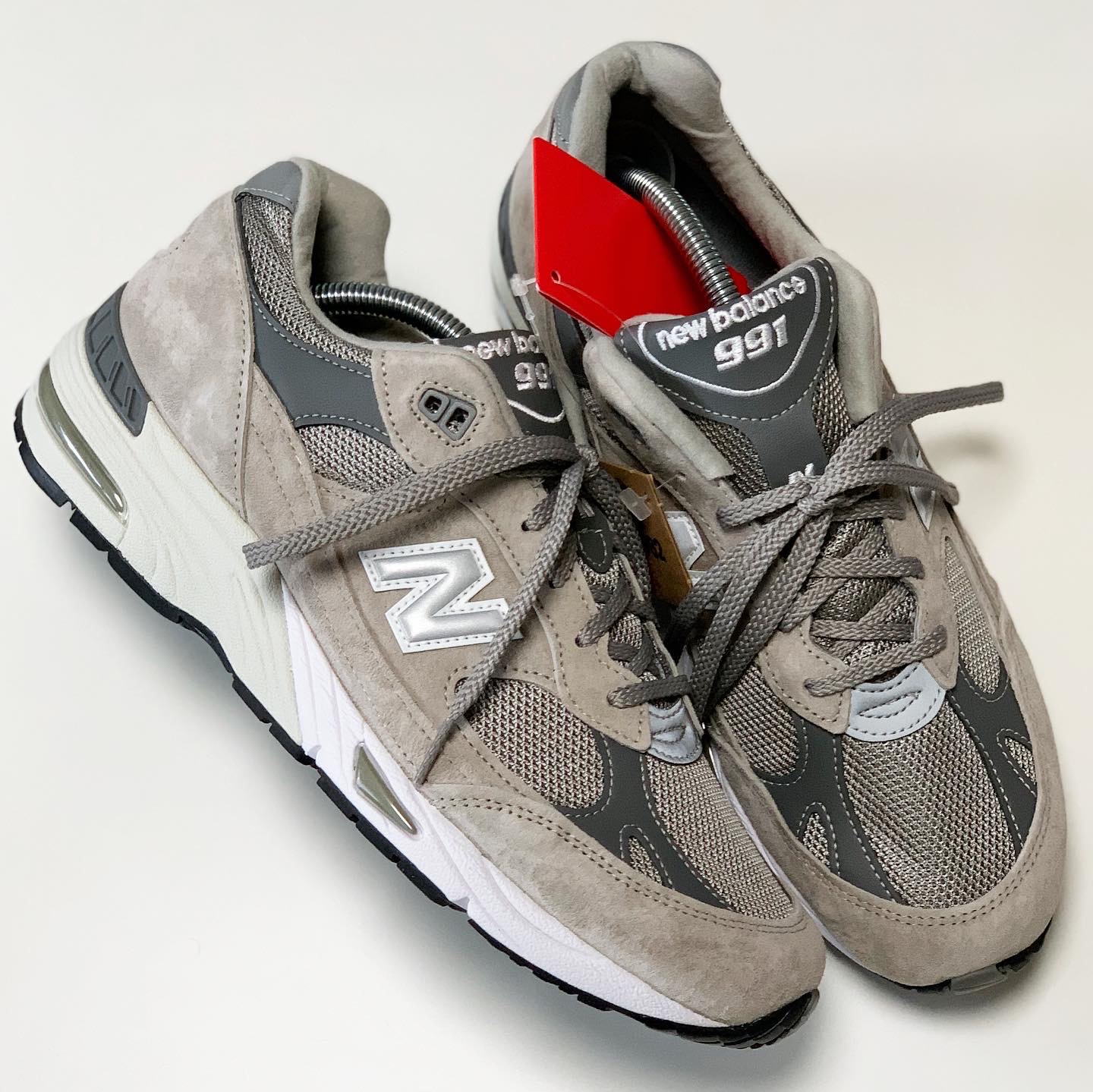 New Balance 991 Made in UK Grey 착용 스타일 - 1