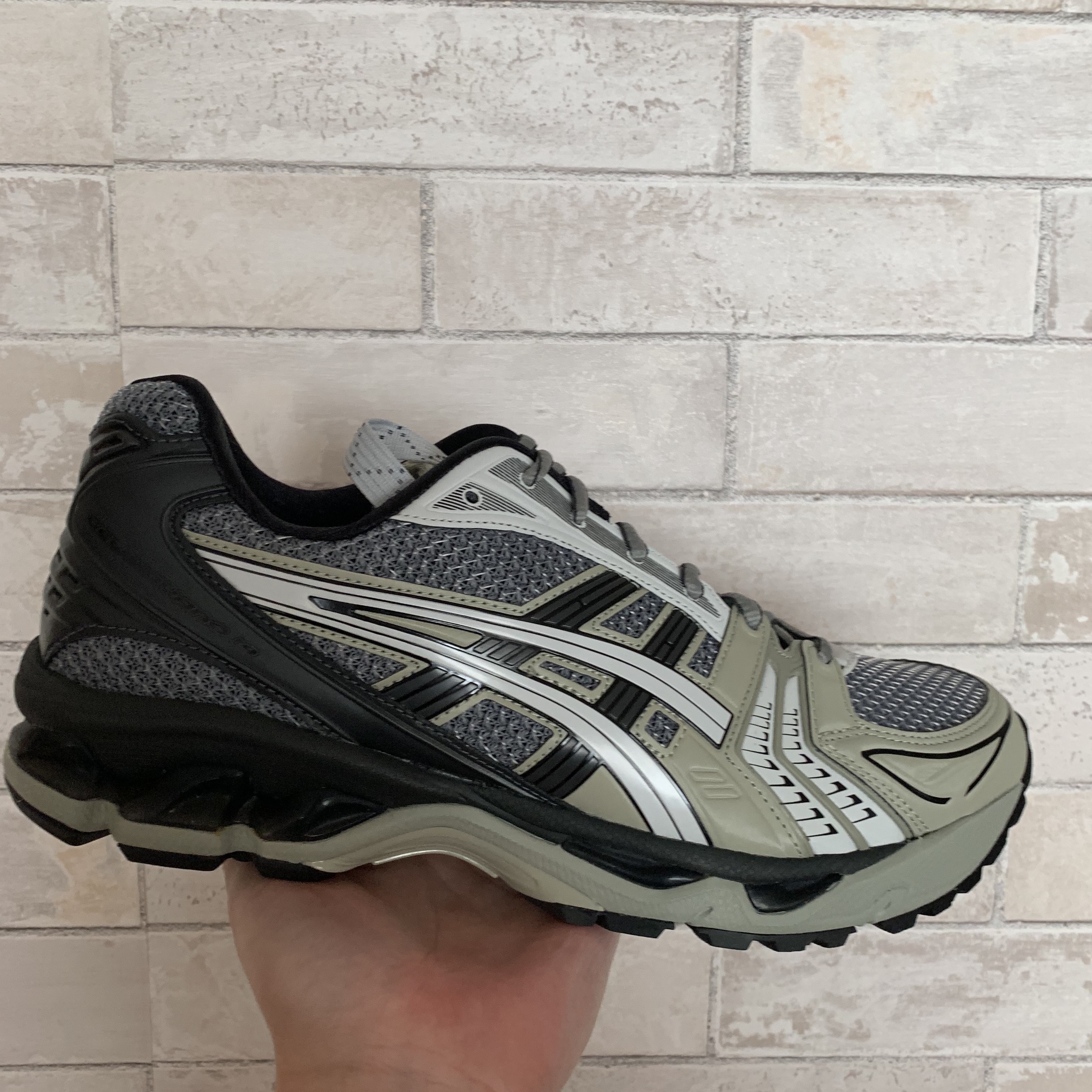 Asics UB1-S Gel-Kayano 14 Piedmont Grey 착용 스타일