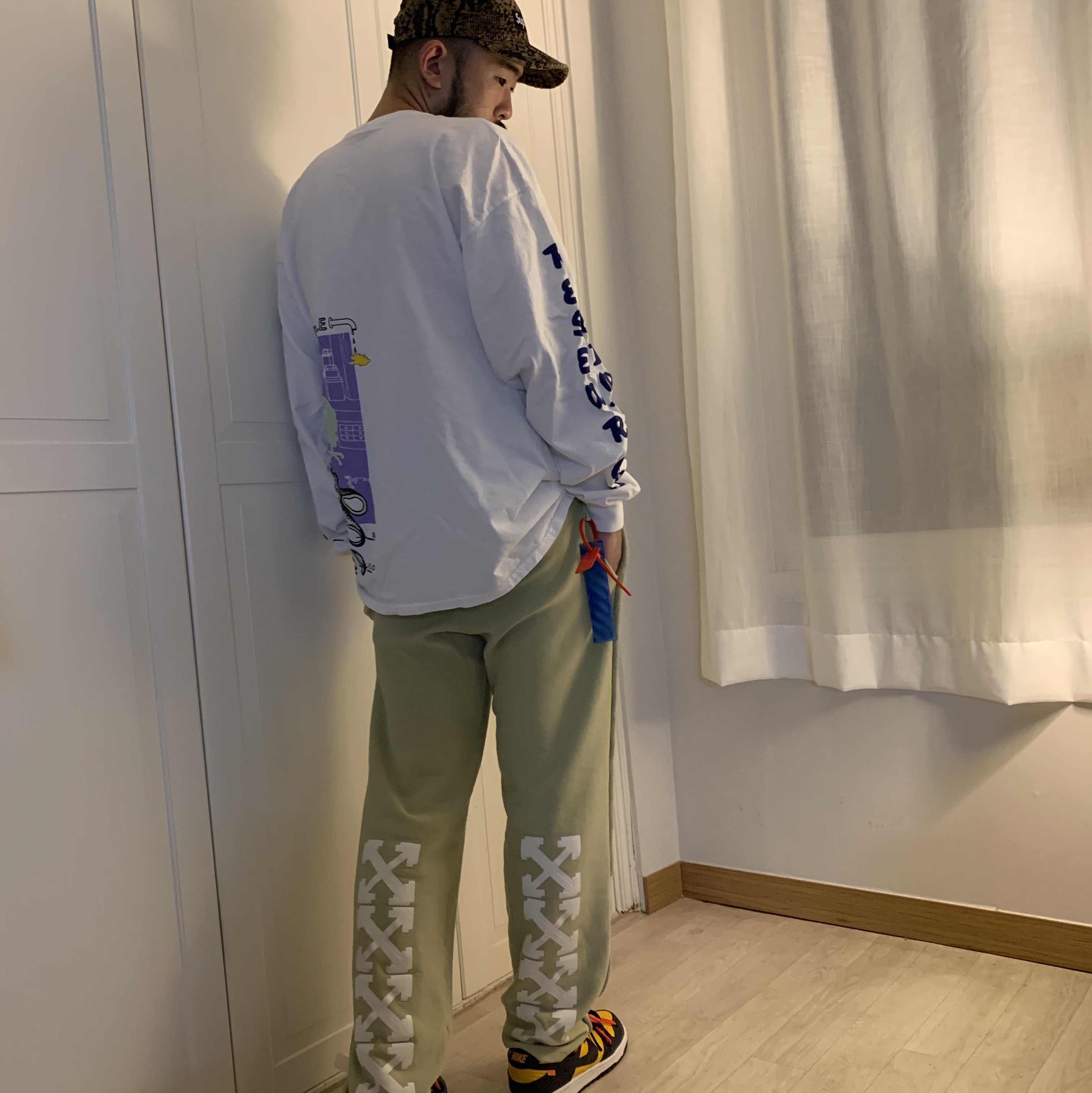 Nike x Off-White Dunk Low University Gold Midnight Navy 착용 스타일
