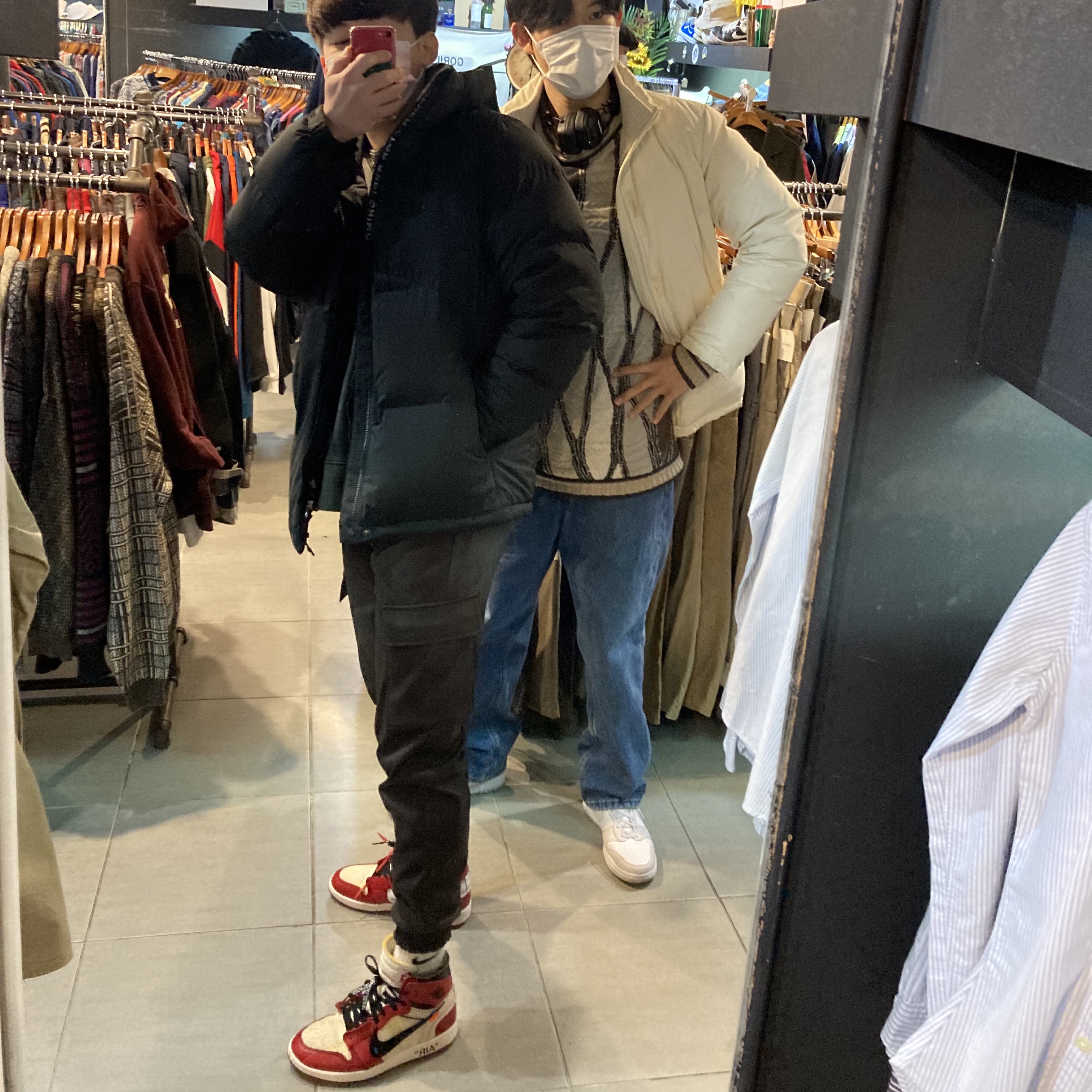 Jordan 1 x Off-White Retro High Chicago The Ten, Nike Dunk High Retro Vast Grey 착용 스타일
