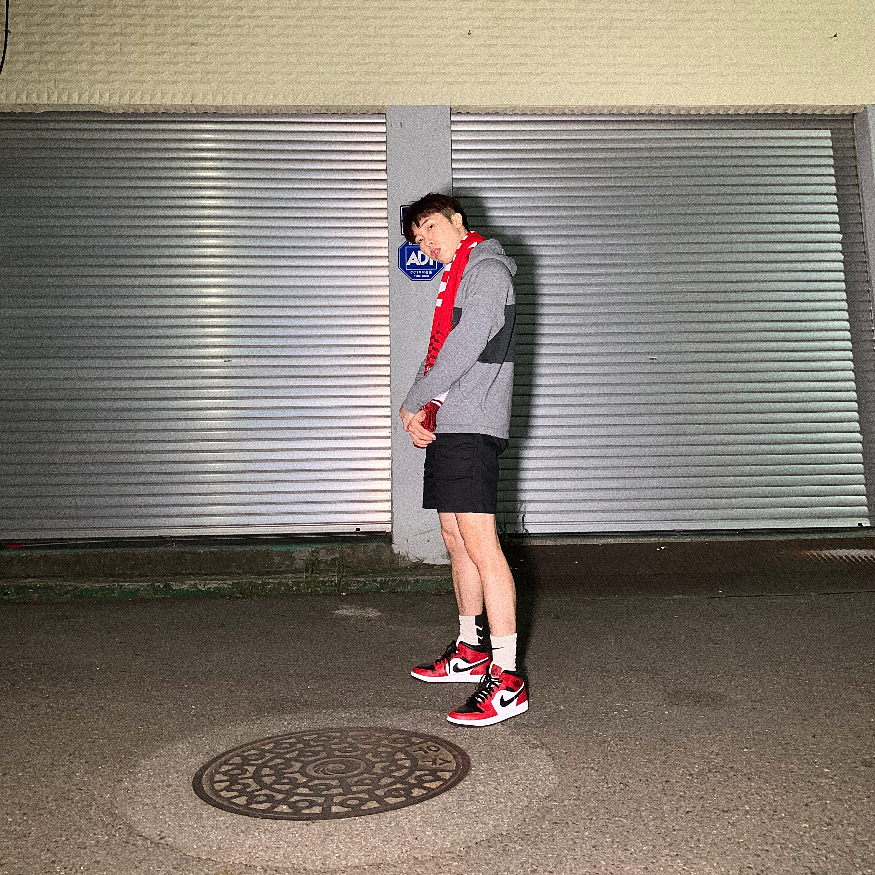 Jordan 1 Mid Chicago Black Toe 착용 스타일