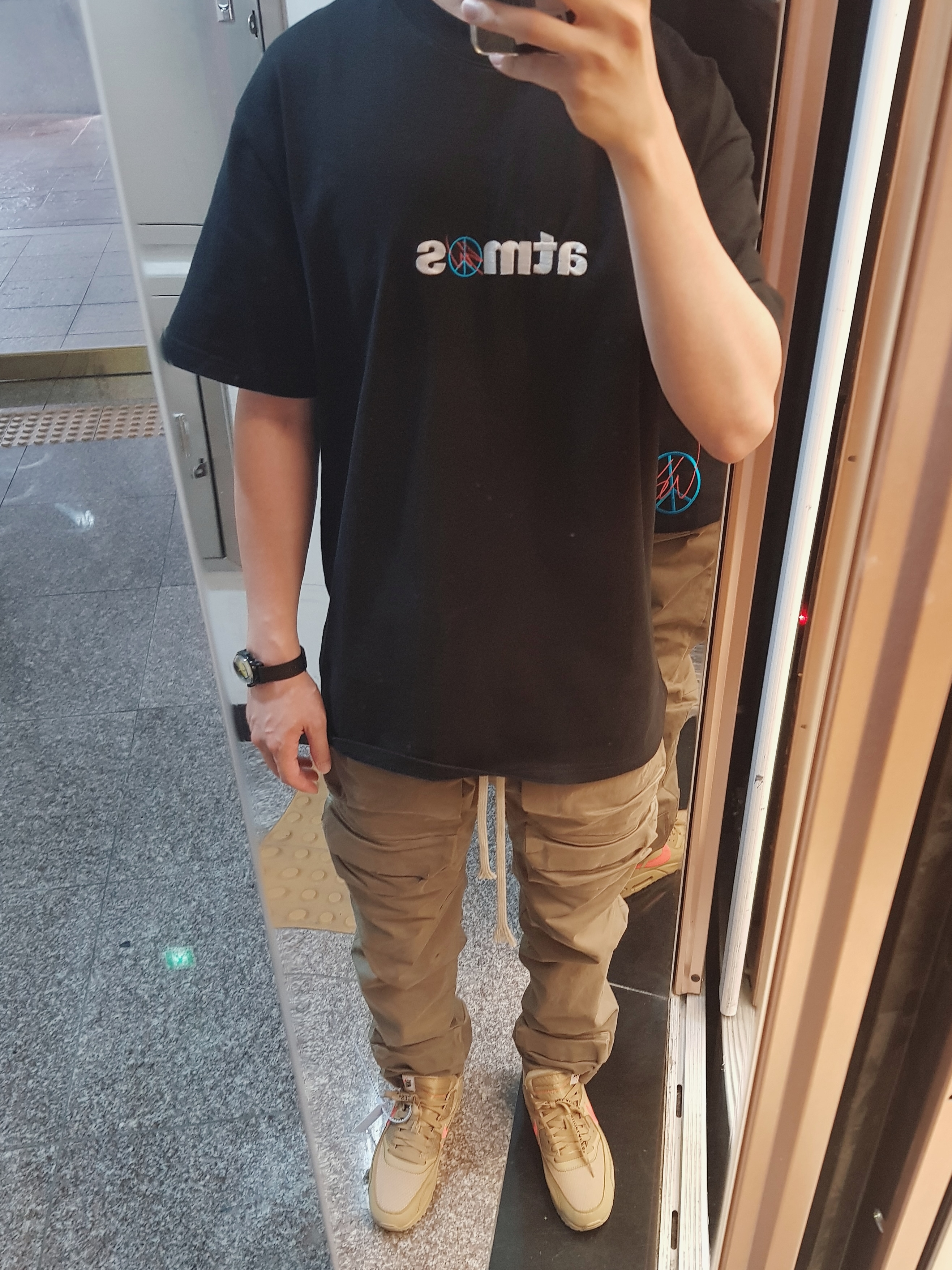 Nike x Off-White Air Max 90 V2 Desert Ore 착용 스타일