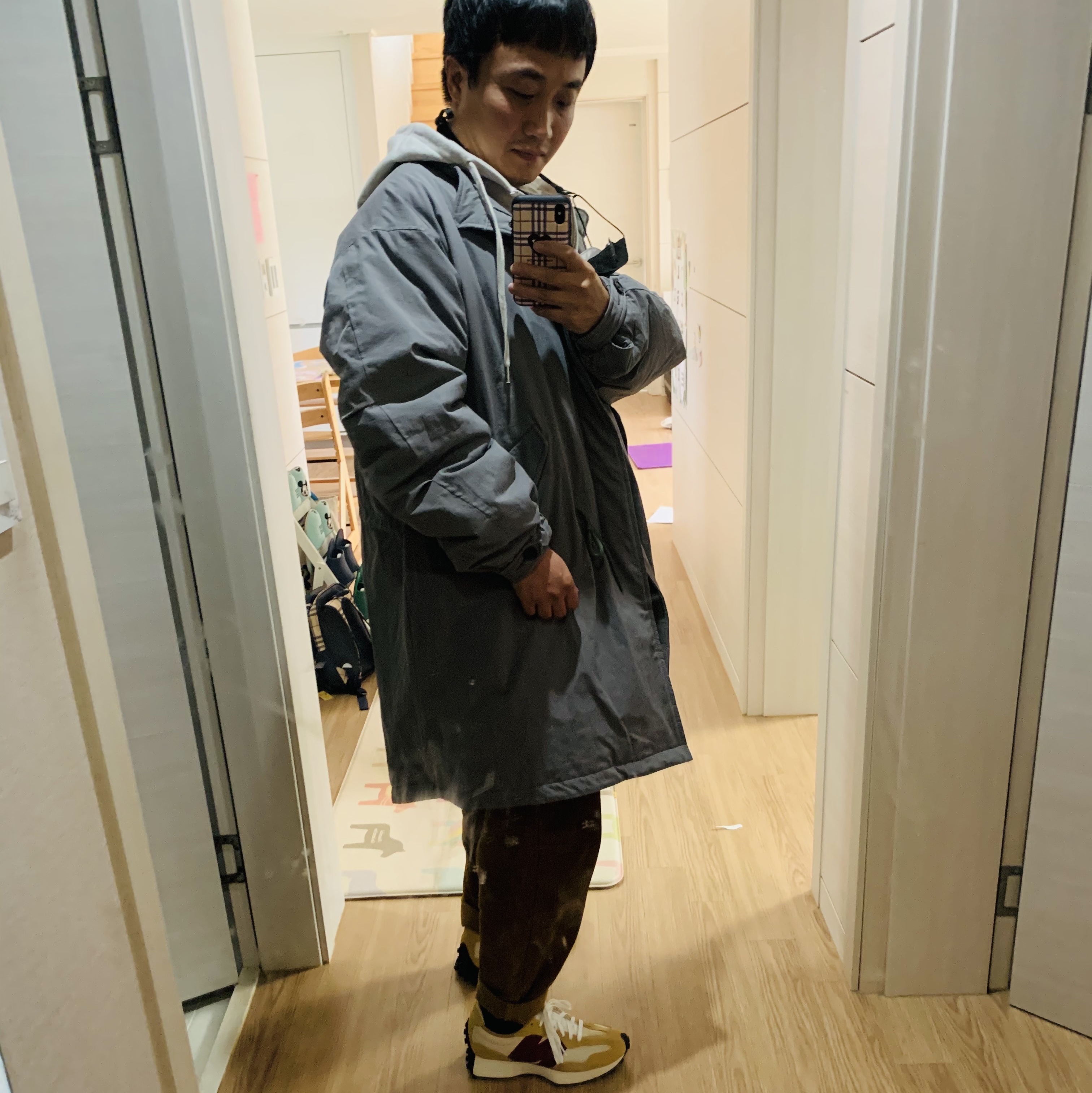 New Balance 327 Moonbeam Ghost Pepper 착용 스타일 - 3