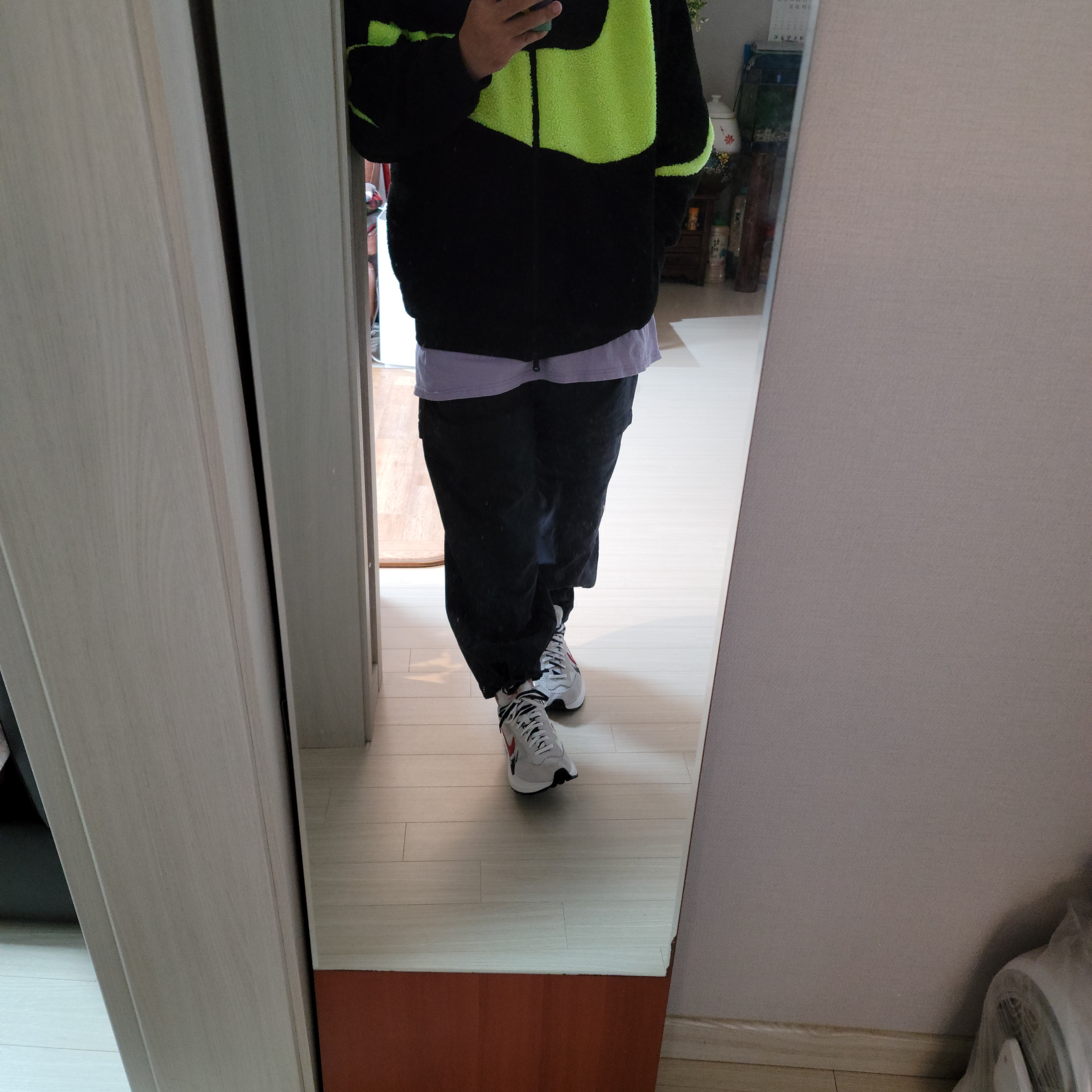 Nike x Sacai VaporWaffle Royal Fuchsia 착용 스타일