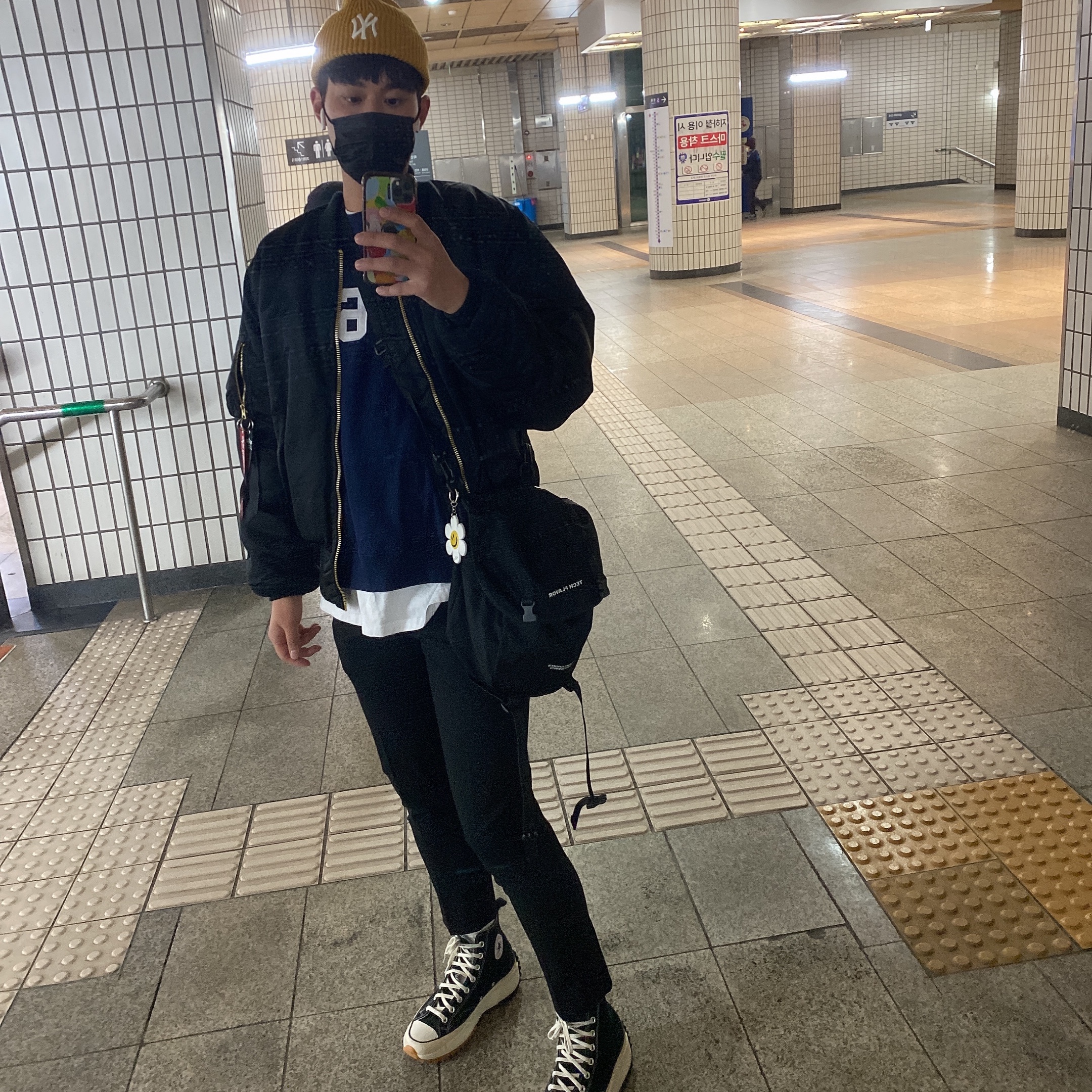 Converse x JW Anderson Run Star Hike Hi Black 착용 스타일