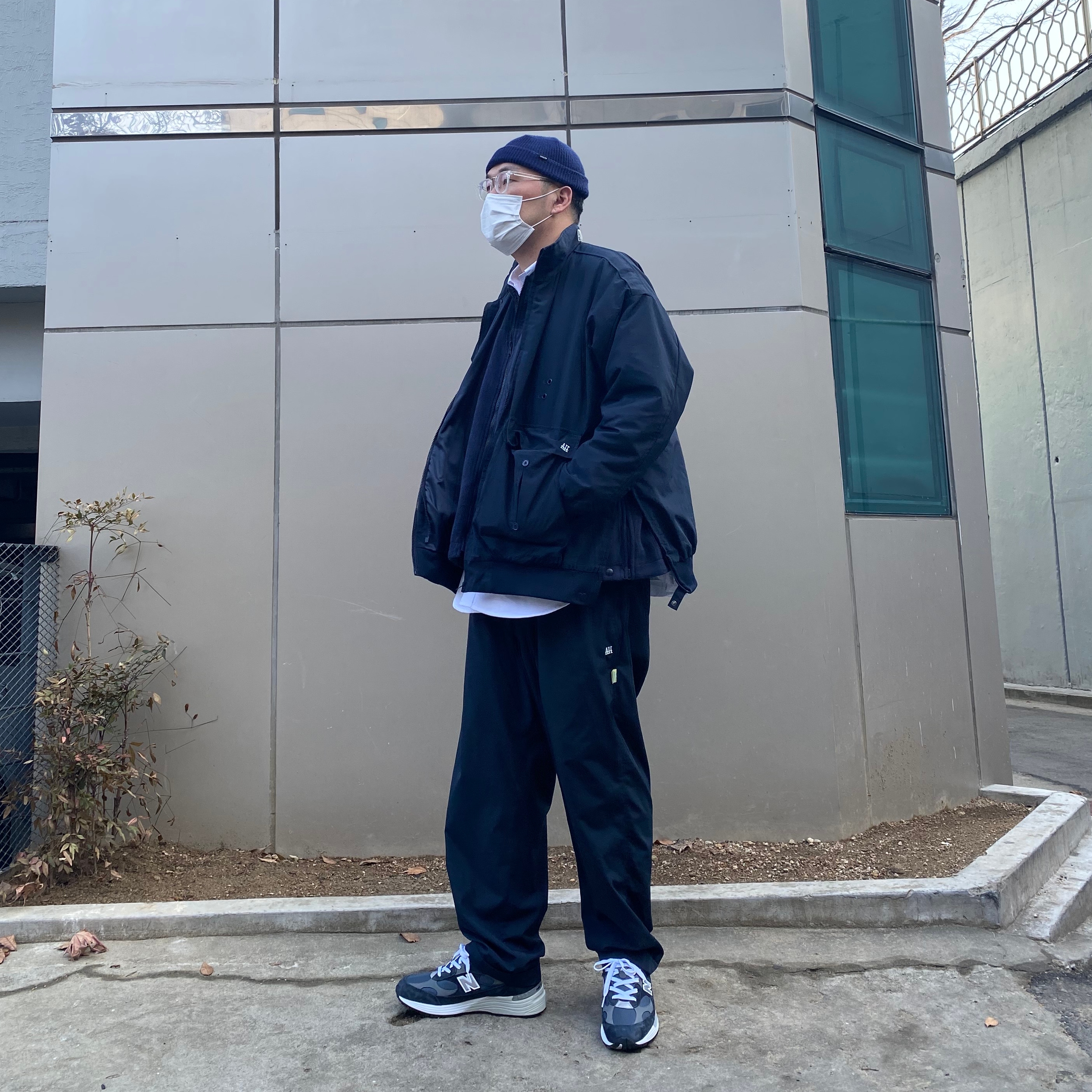 New Balance 992 Made in USA Navy 착용 스타일 - 1