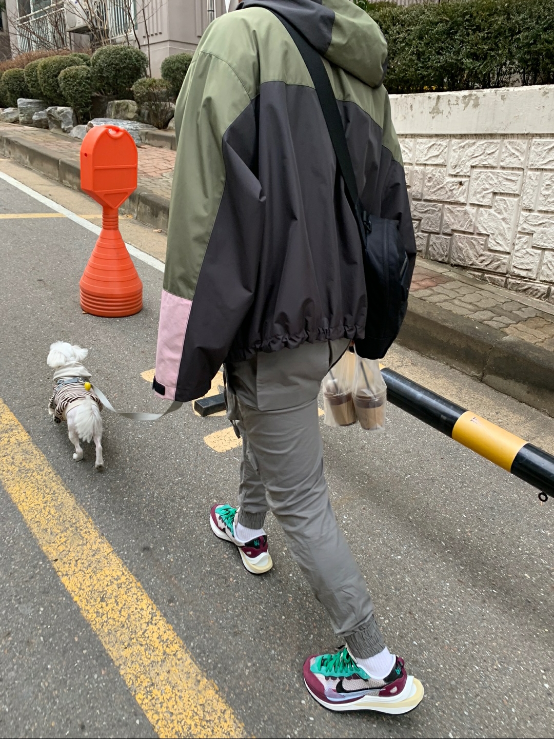 Nike x Sacai VaporWaffle String & Black Villain Red 착용 스타일 - 1