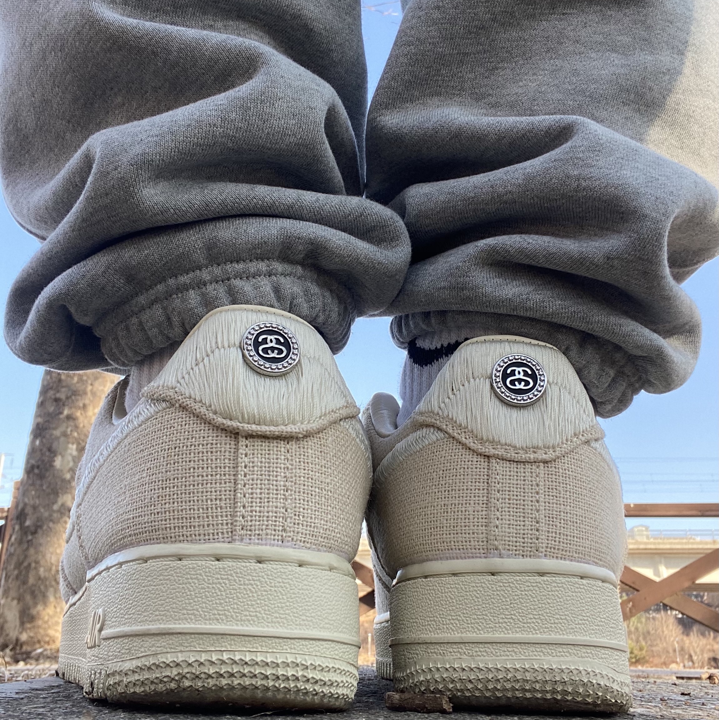 Nike x Stussy Air Force 1 Low Fossil, Nike x Stussy NRG ZR Fleece Pants Heather Grey - US/EU 착용 스타일 - 5