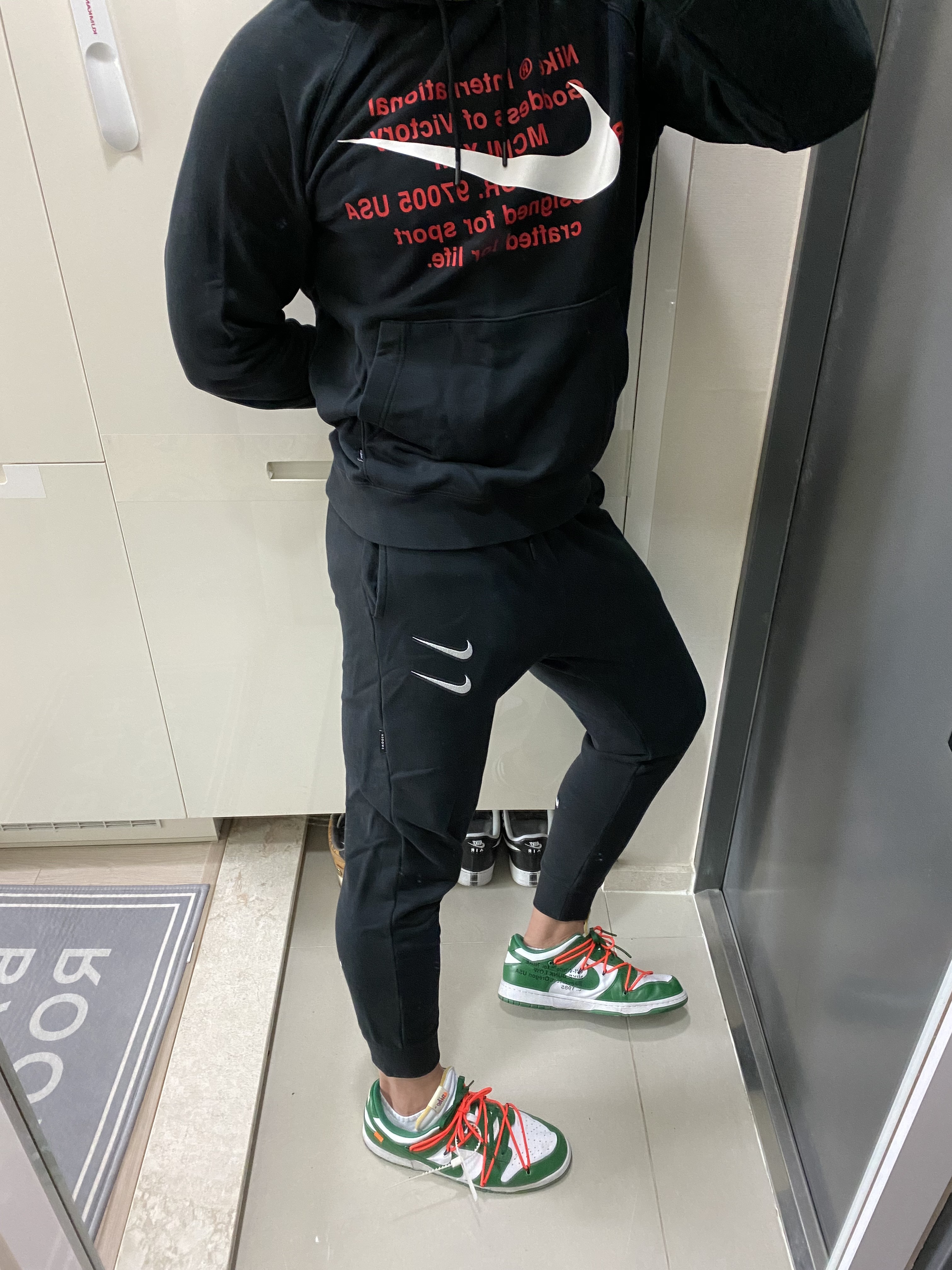 Nike x Off-White Dunk Low Pine Green 착용 스타일