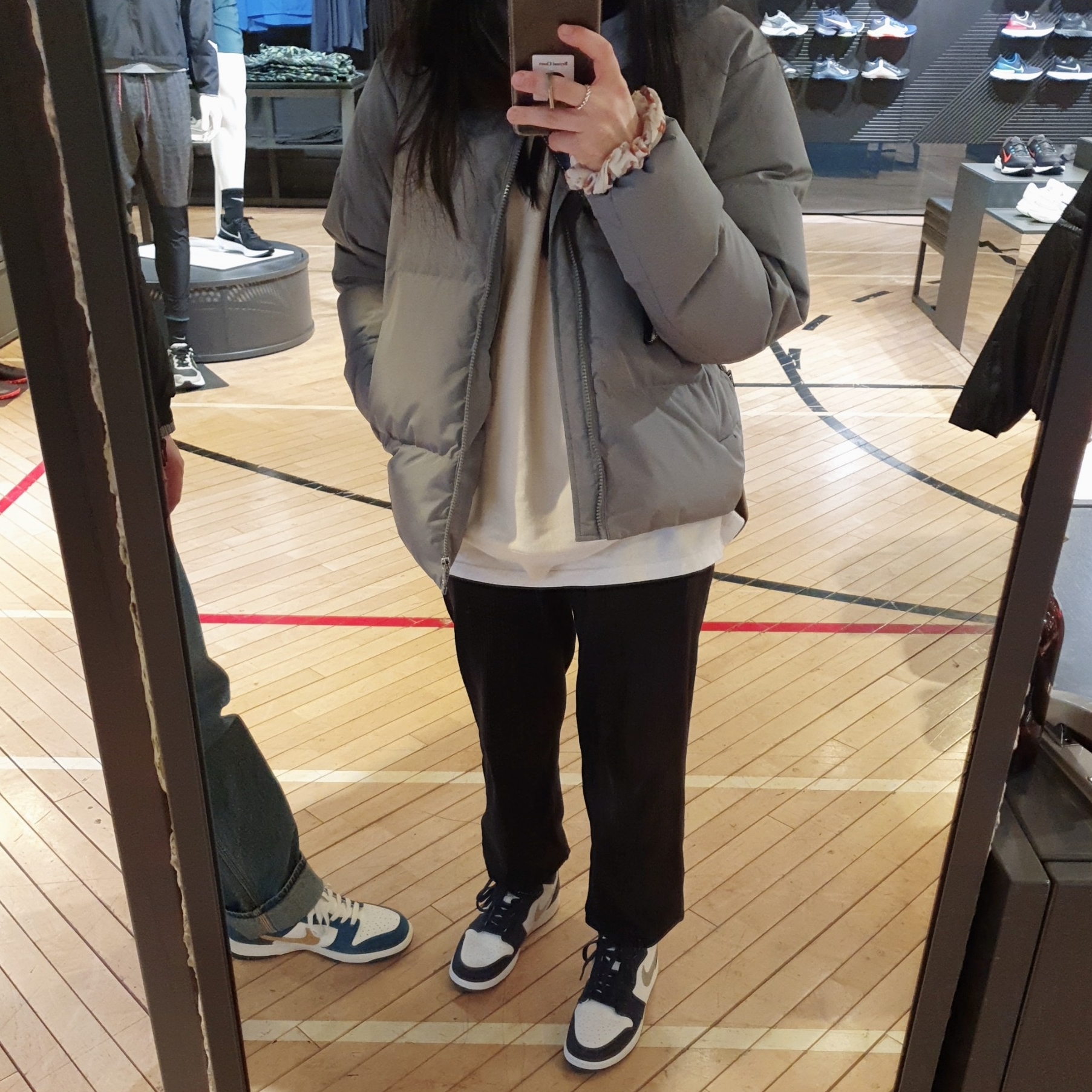 (GS) Jordan 1 Retro High OG CO.JP Midnight Navy, Nike x Kasina Dunk Low 80's Bus 착용 스타일