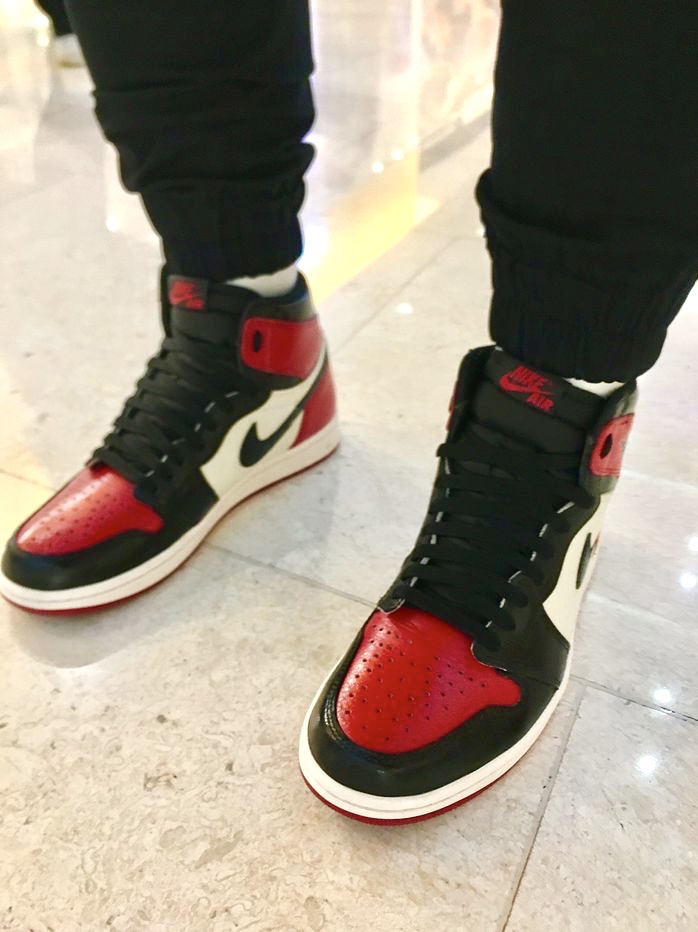 Jordan 1 Retro High OG Bred Toe 착용 스타일 - 3