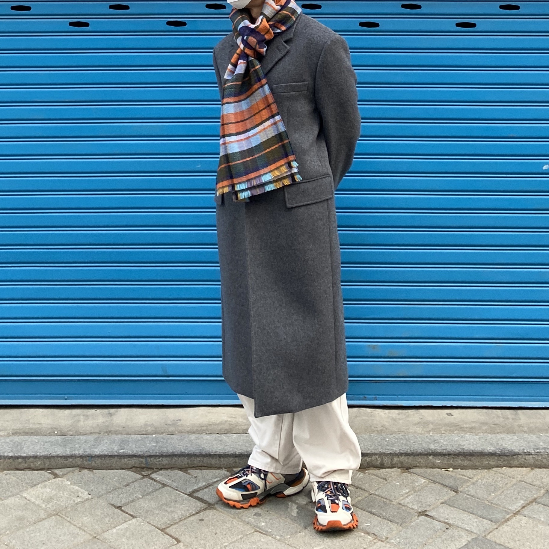 Balenciaga Track Sneakers Orange Grey 착용 스타일