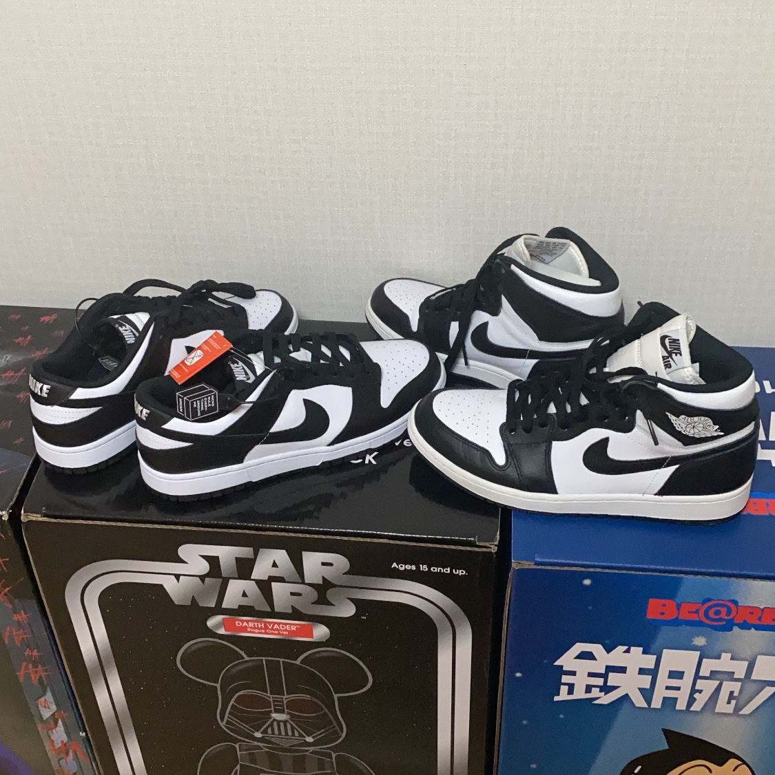 Nike Dunk Low Retro Black, Jordan 1 Retro High OG Black White 2014 착용 스타일