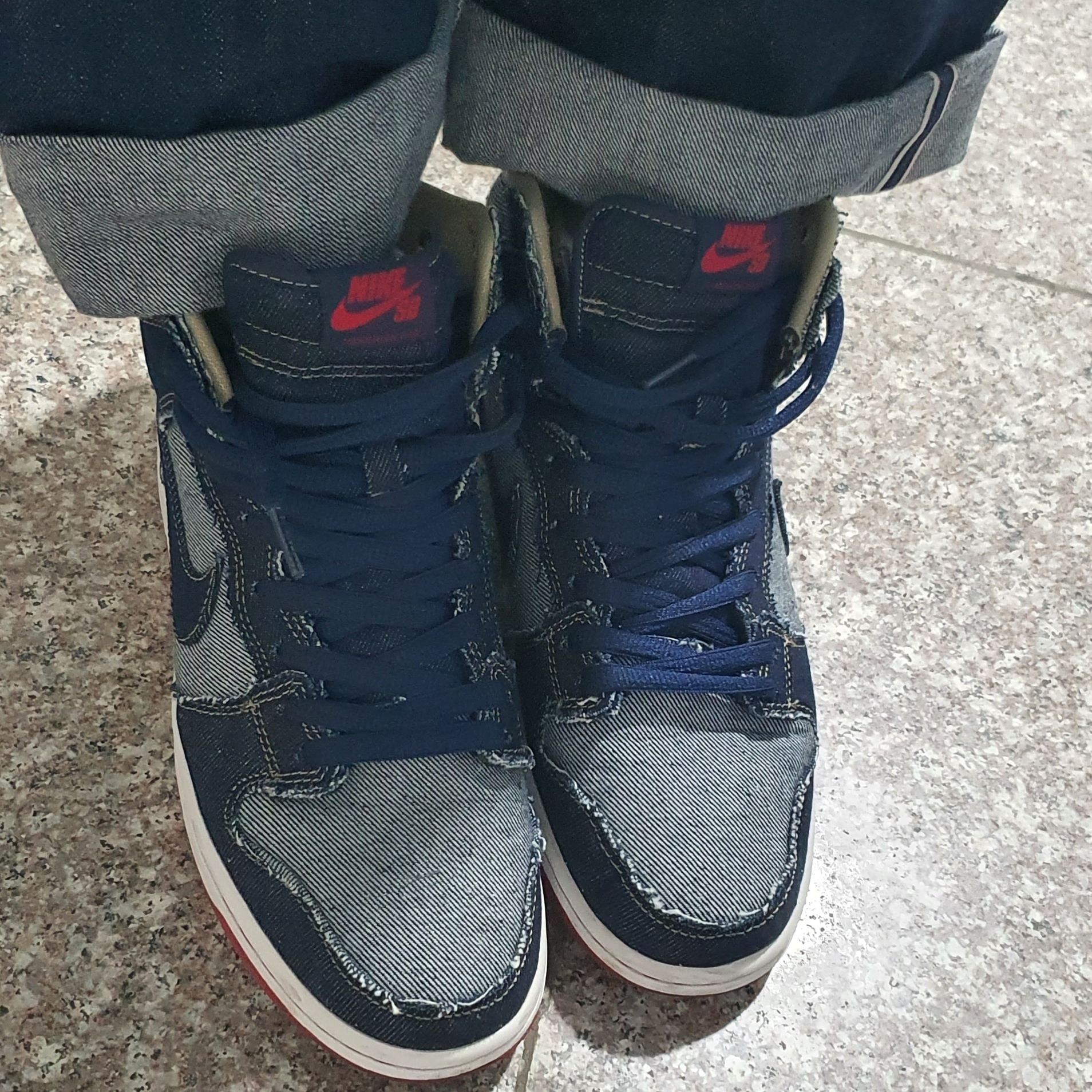 Nike SB Dunk High Reese Forbes Denim 착용 스타일