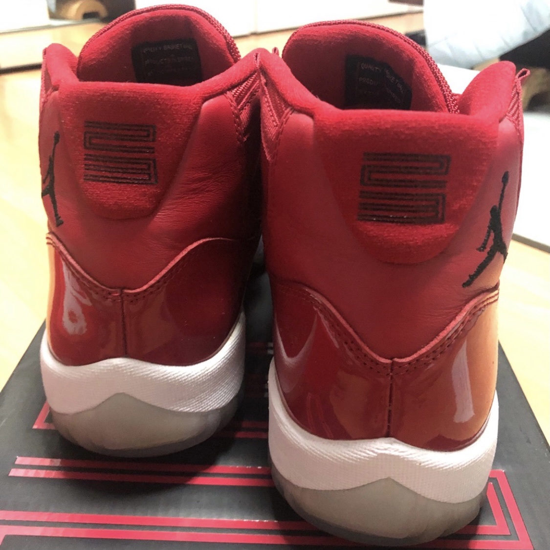 Jordan 11 Retro Win Like 96 Gym Red 착용 스타일 - 3