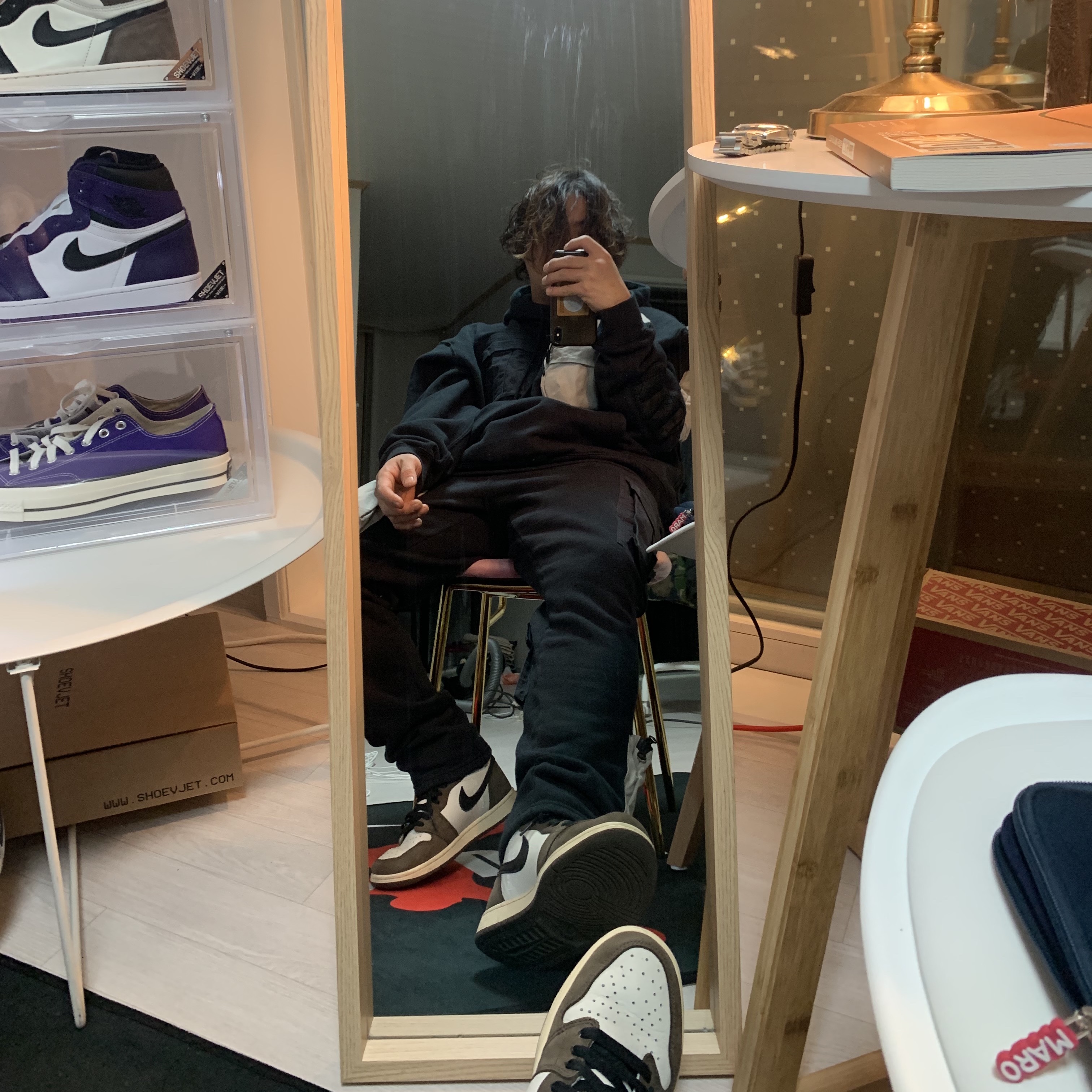 Jordan 1 x Travis Scott Retro High OG SP Mocha, Nike x Travis Scott NRG AG Utility Sweatpants Black 착용 스타일