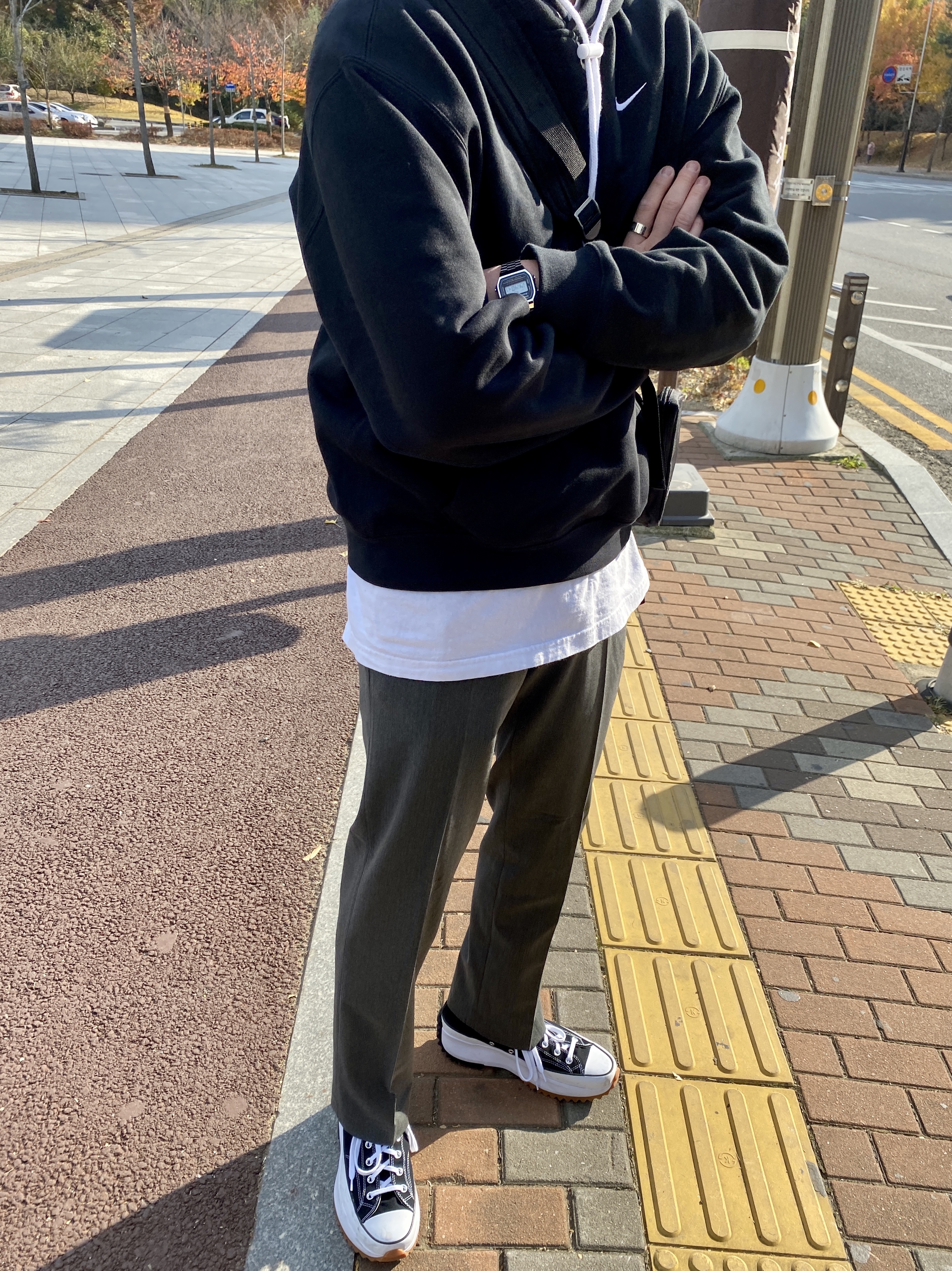 Converse Run Star Hike Hi Black White Gum, Nike M NRG Hoodie Black 착용 스타일
