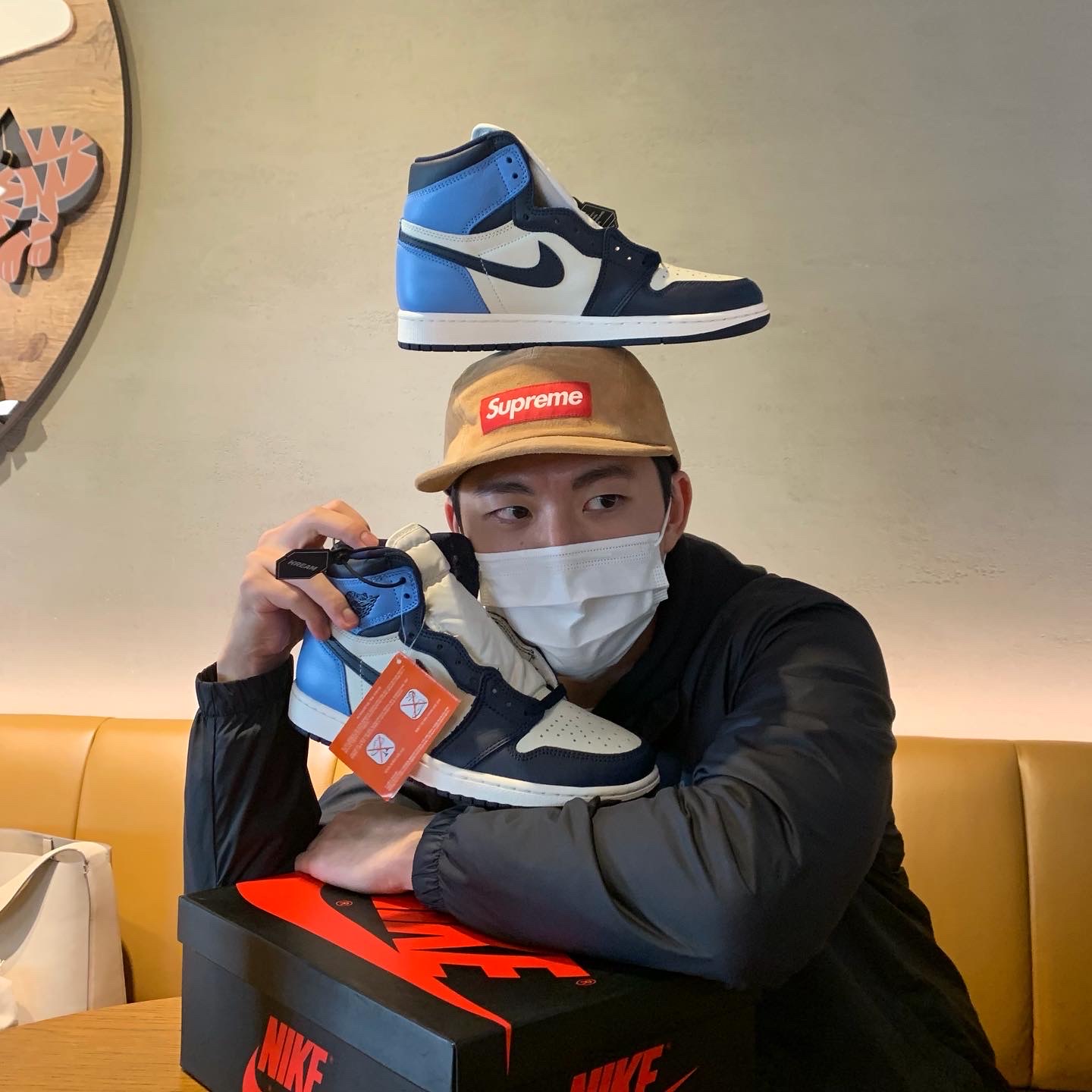 Jordan 1 Retro High Obsidian UNC 착용 스타일 - 1