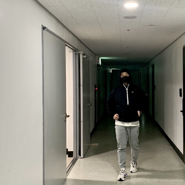 Nike x Sacai VaporWaffle Royal Fuchsia, Nike M NRG Hoodie Black 착용 스타일