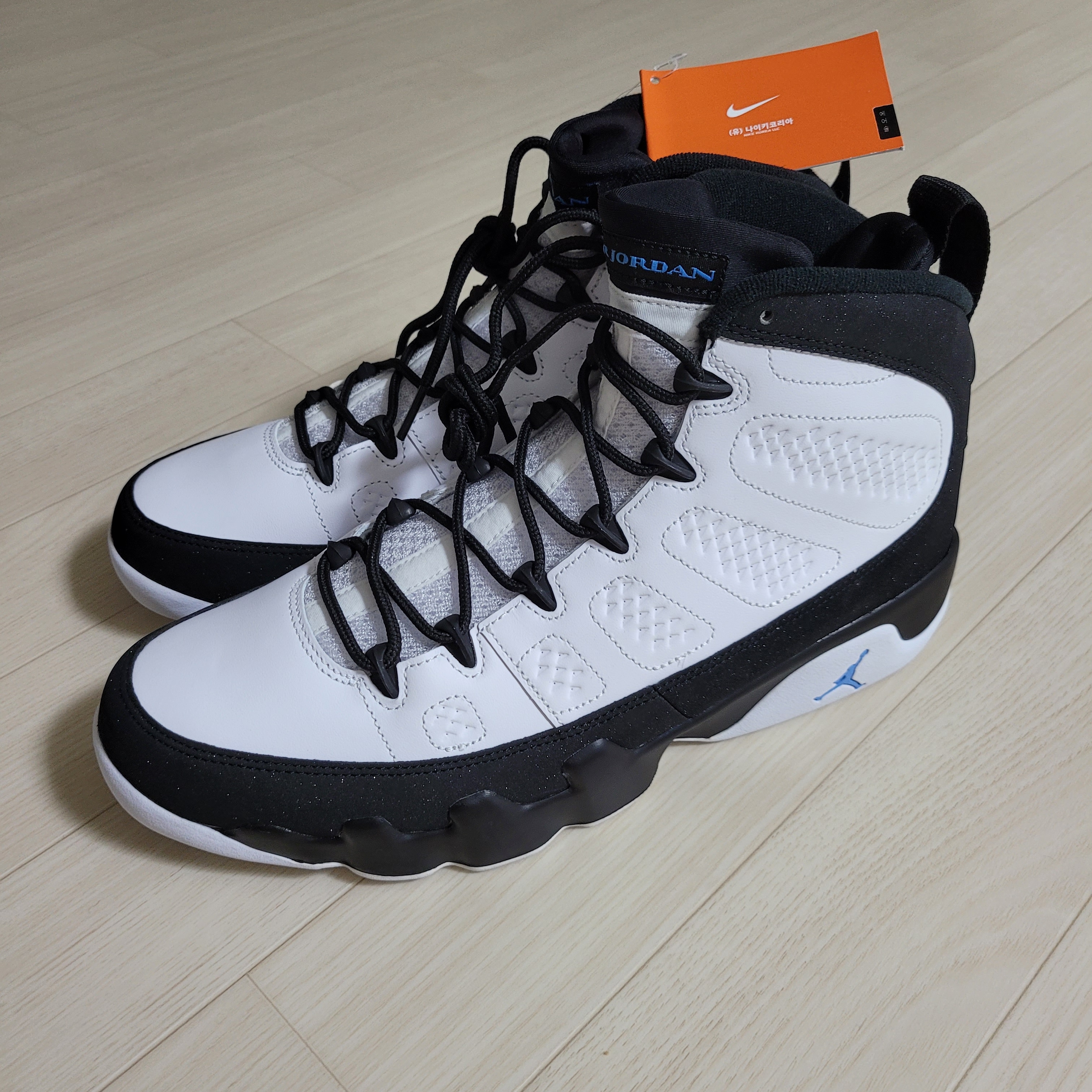 Jordan 9 Retro University Blue 착용 스타일