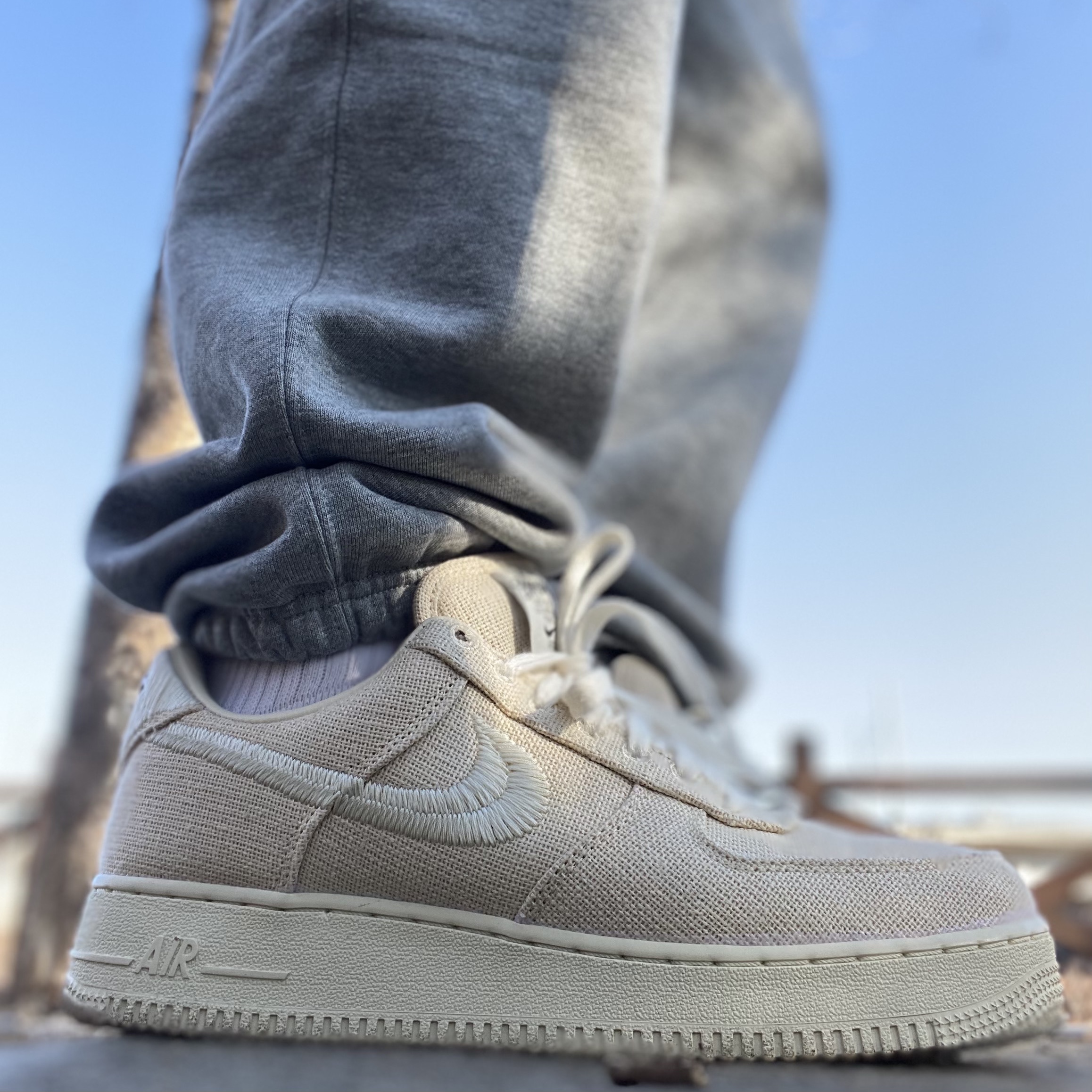 Nike x Stussy Air Force 1 Low Fossil, Nike x Stussy NRG ZR Fleece Pants Heather Grey - US/EU 착용 스타일 - 4