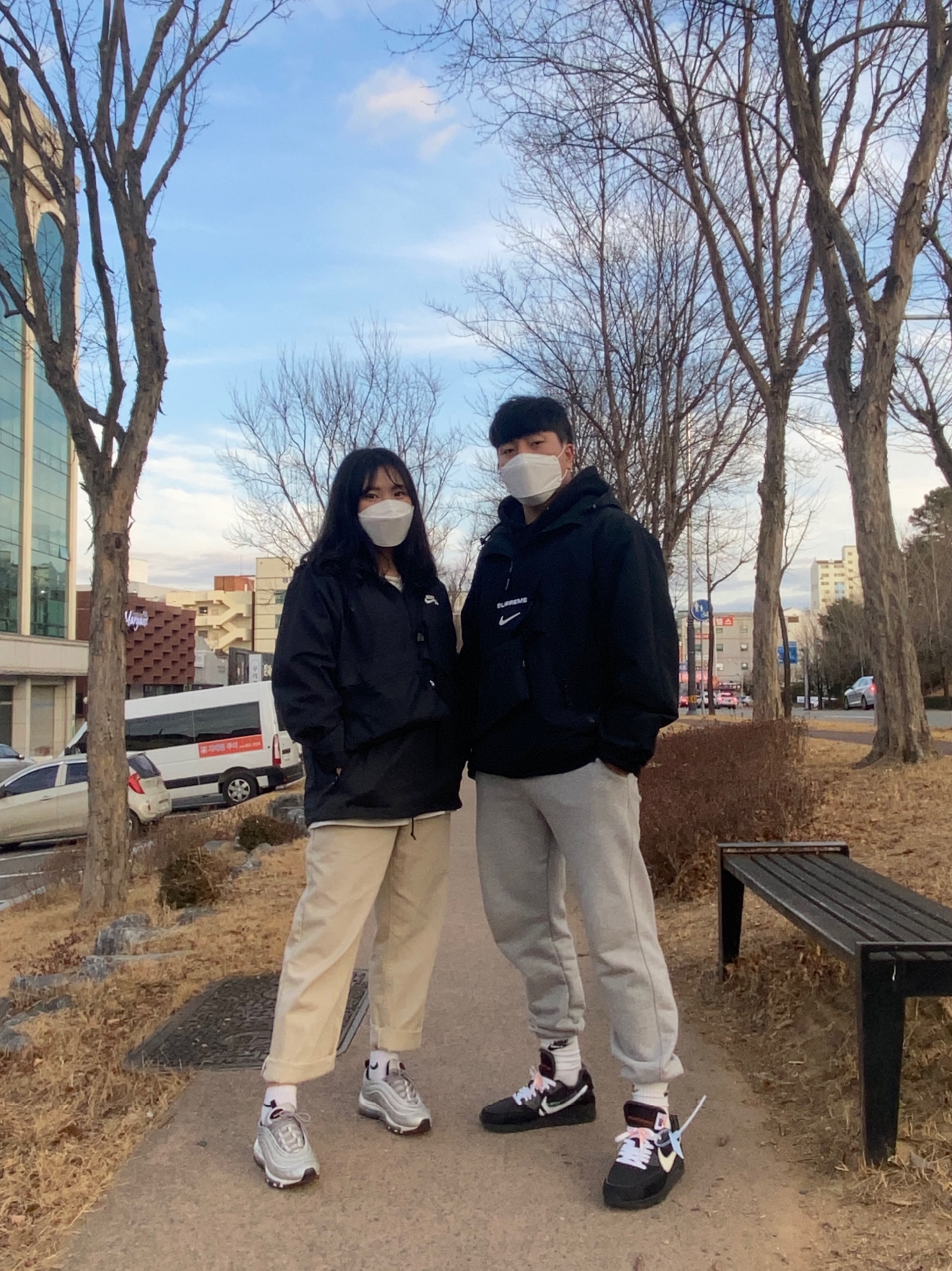 Nike x Off-White Air Max 90 V2 Black White, Supreme x Nike Jewel Reversible Ripstop Anorak Black - 20FW 착용 스타일