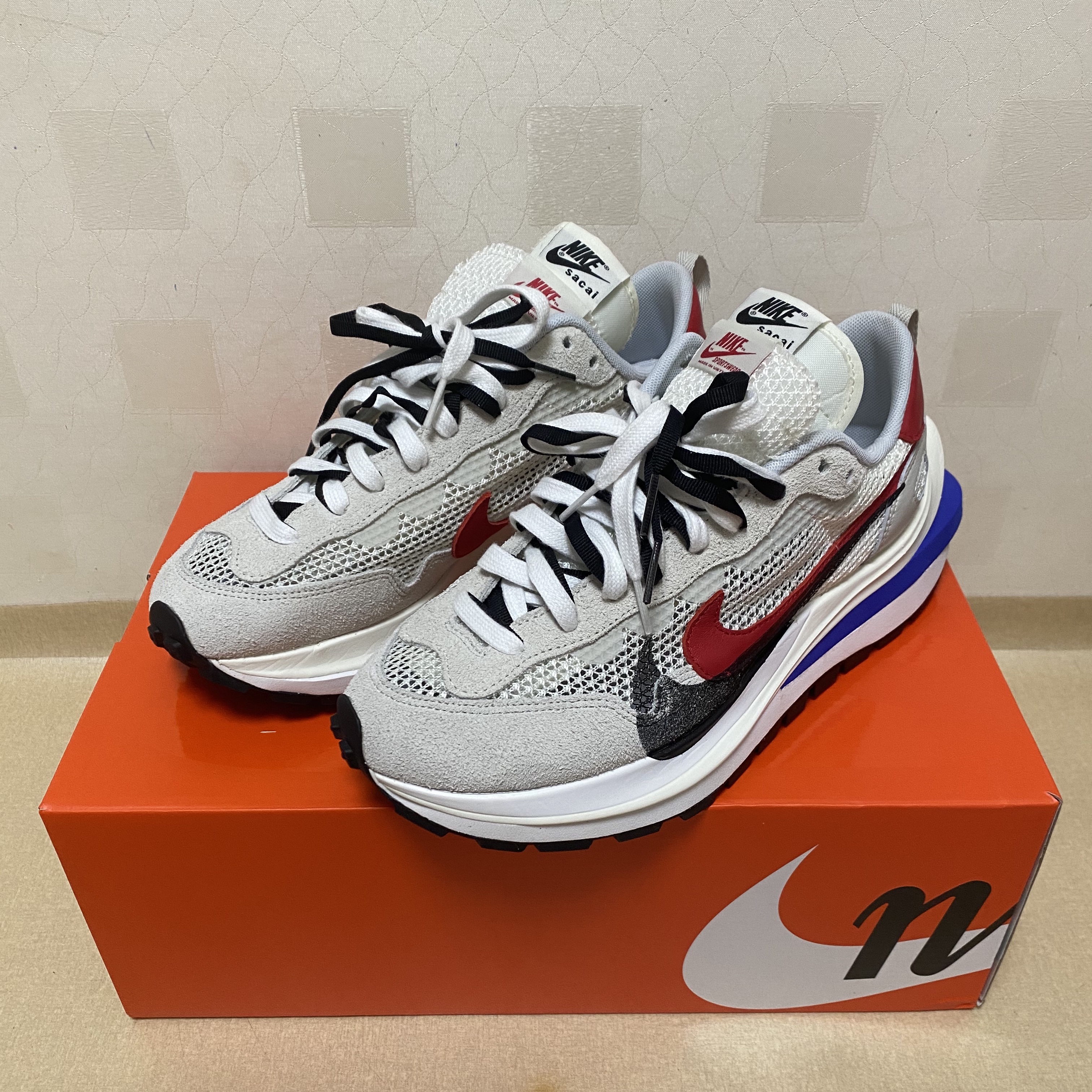 Nike x Sacai VaporWaffle Royal Fuchsia 착용 스타일