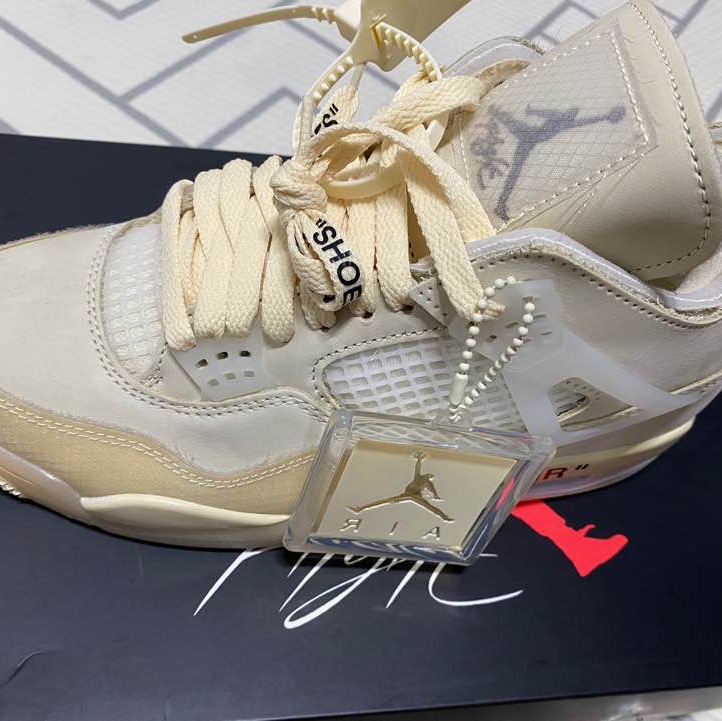 (W) Jordan 4 x Off-White Retro SP Sail 착용 스타일 - 5