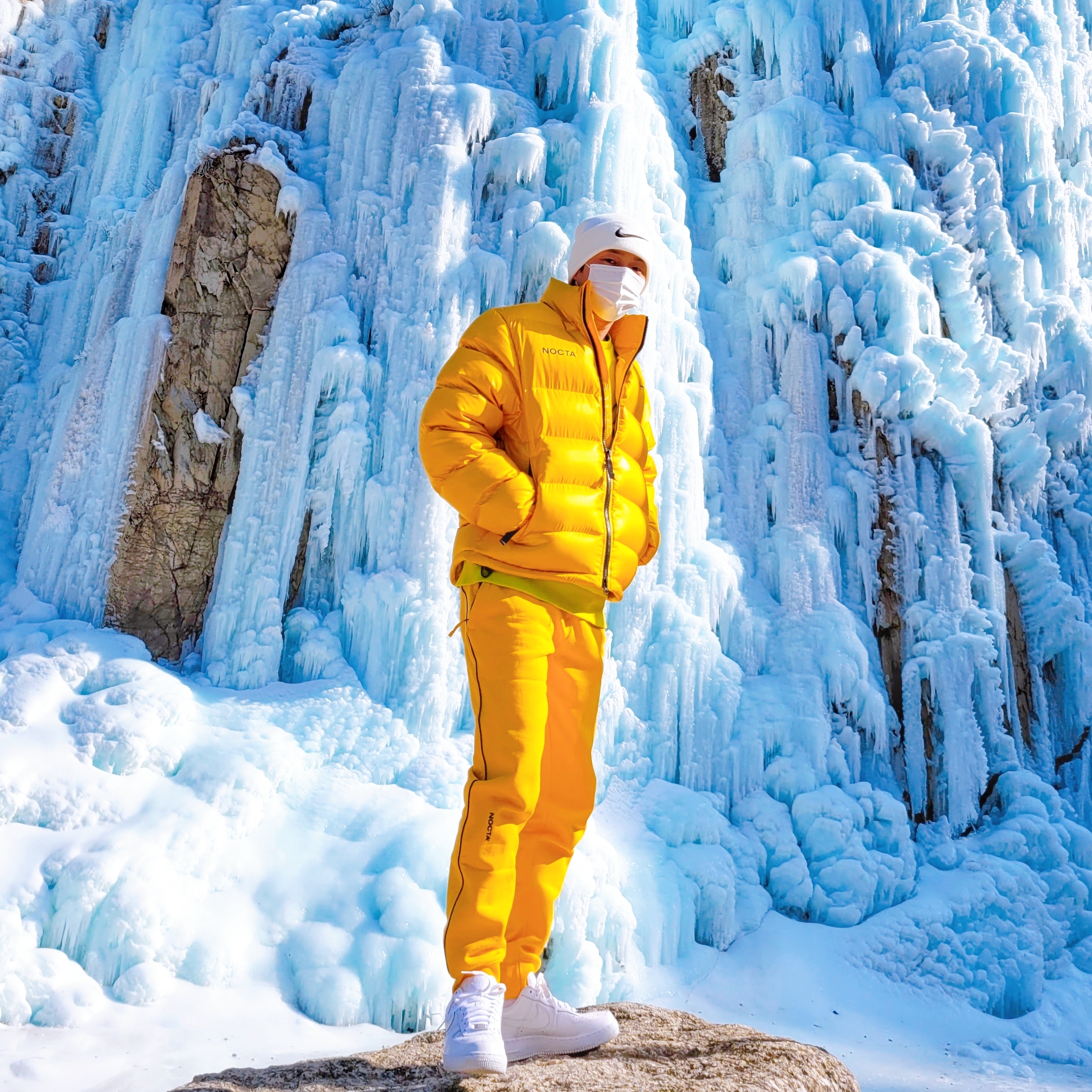 Nike x Drake Nocta Puffer Jacket University Gold - Asia, Nike x Drake Nocta Fleece Pants University Gold - Asia 착용 스타일 - 2