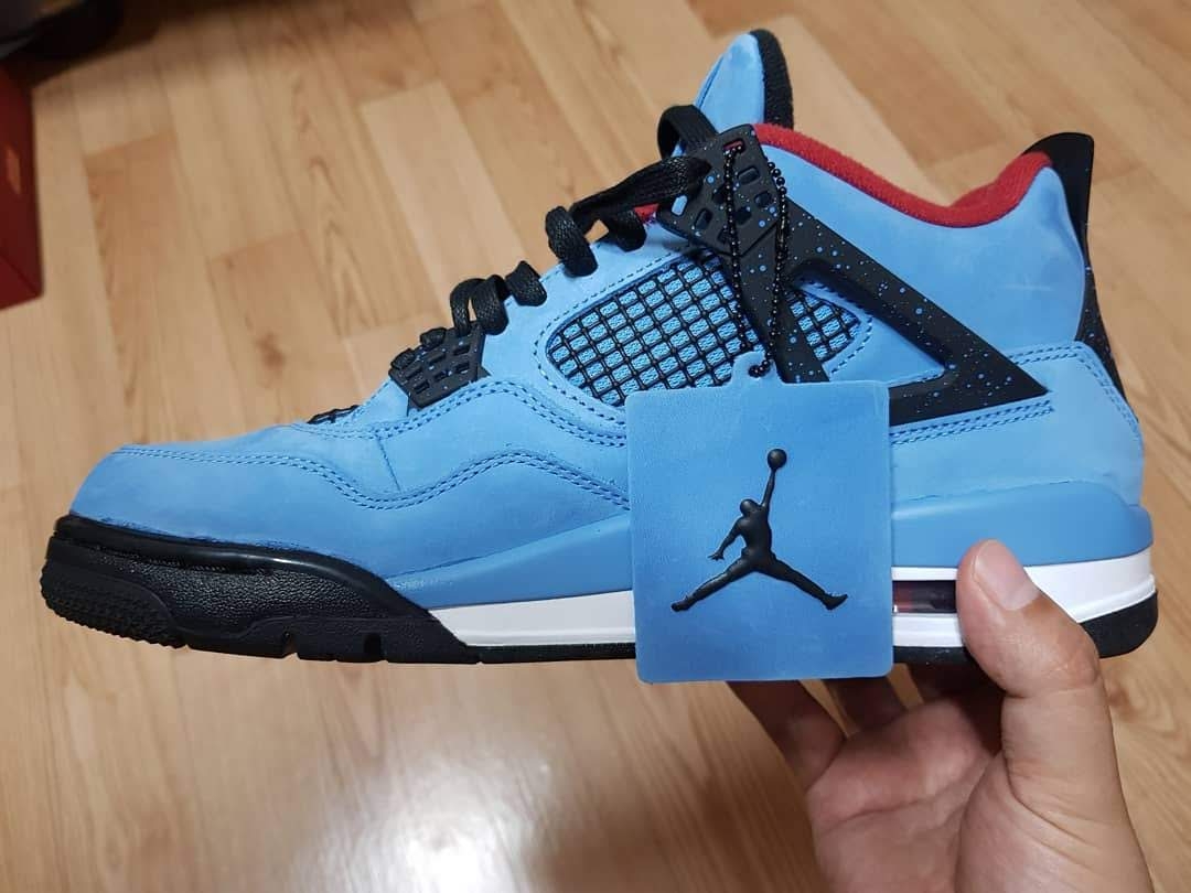 Jordan 4 x Travis Scott Retro Cactus Jack 착용 스타일