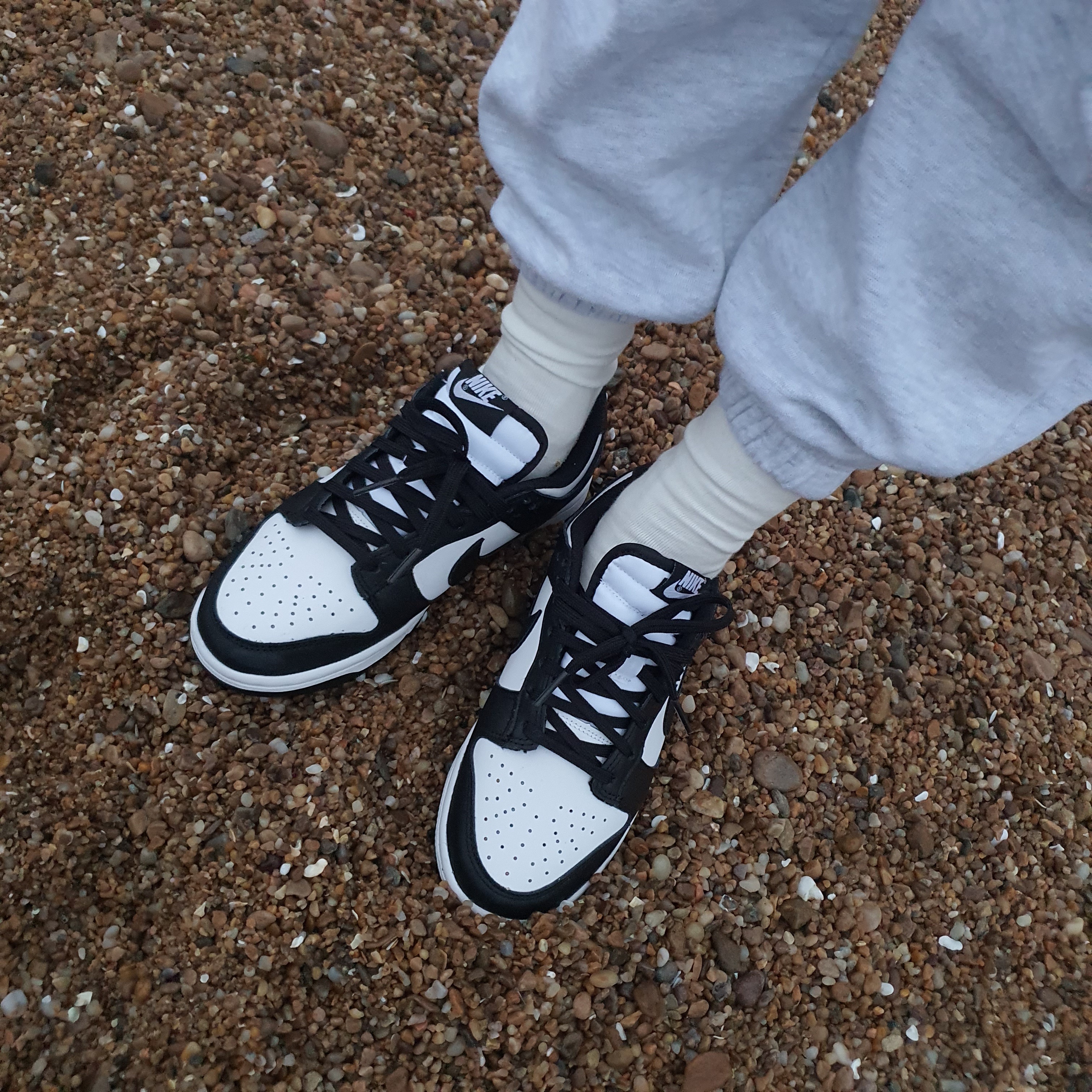 (W) Nike Dunk Low Black 착용 스타일 - 4