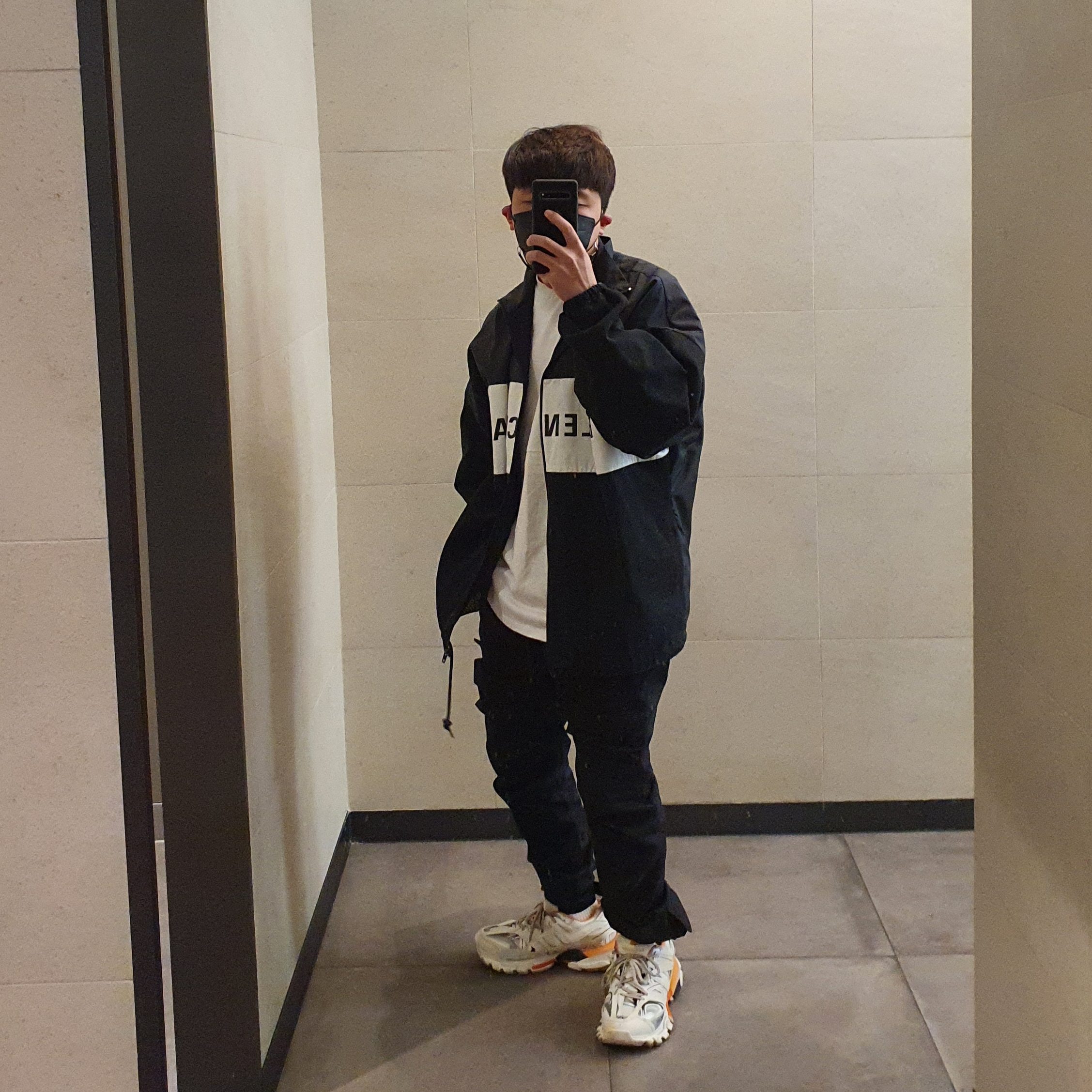 Balenciaga Track Sneakers White Orange 2019 착용 스타일