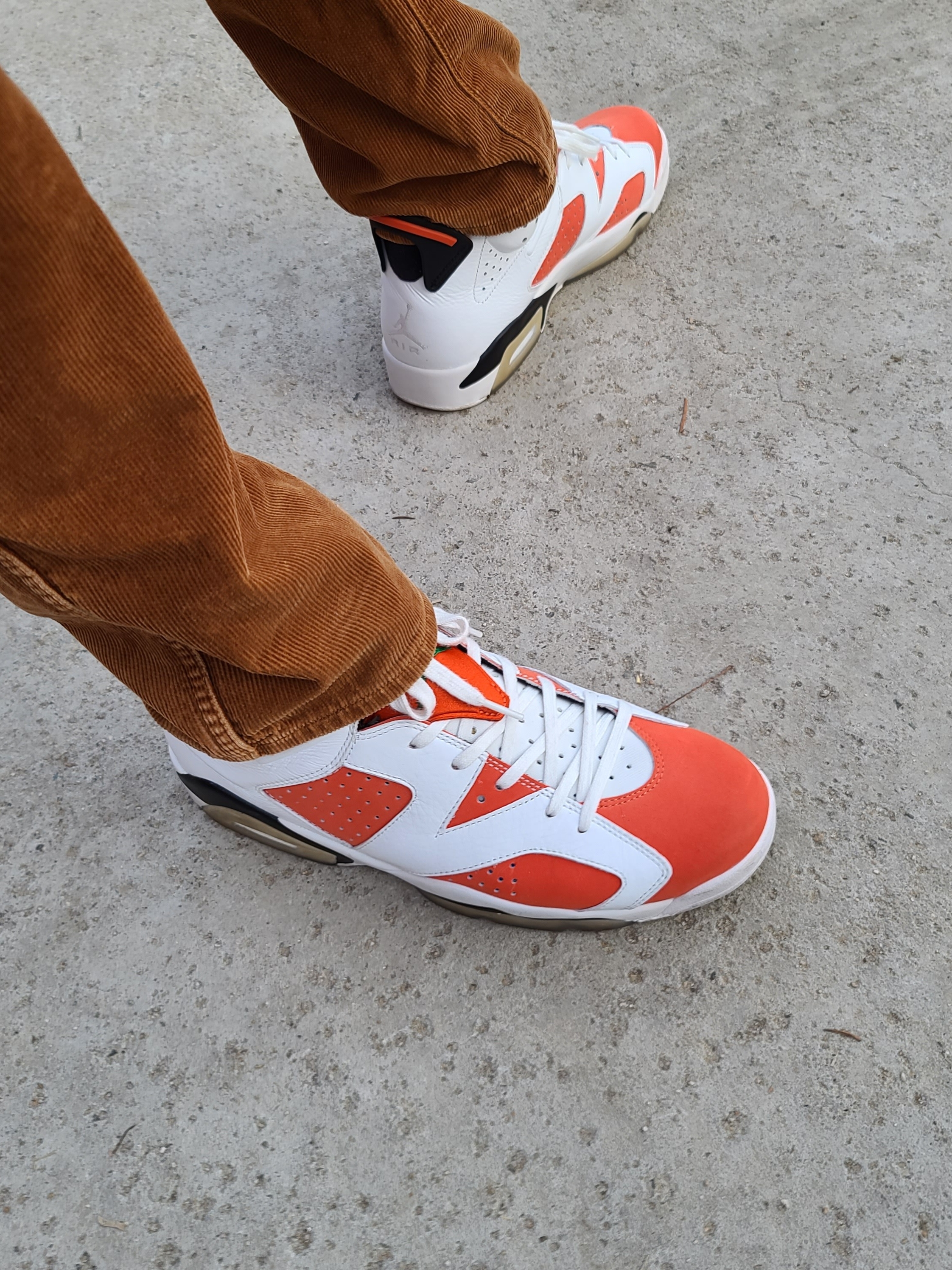Jordan 6 Retro Gatorade Like Mike White 착용 스타일 - 3