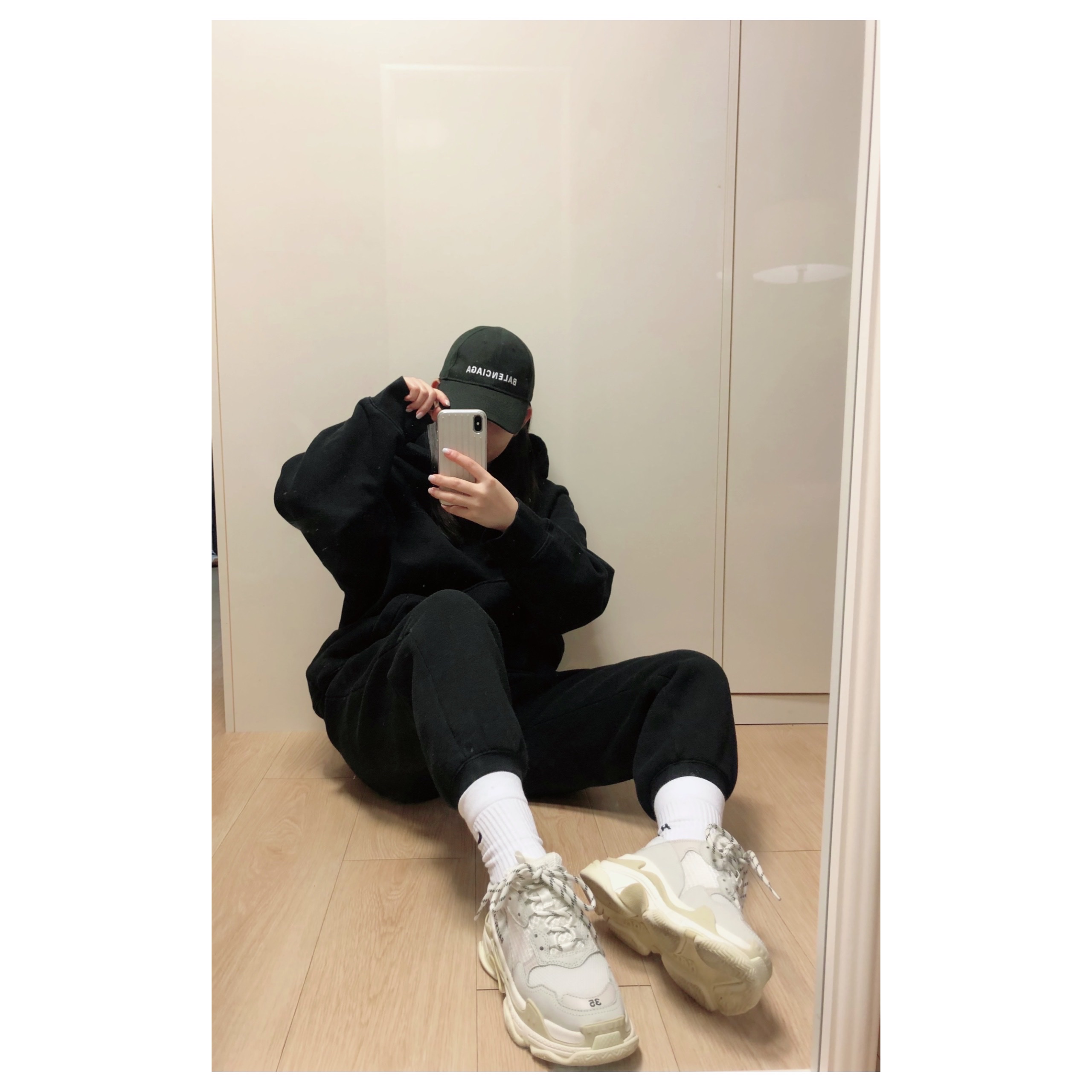 (W) Balenciaga Triple S White 2018 Reissue 착용 스타일