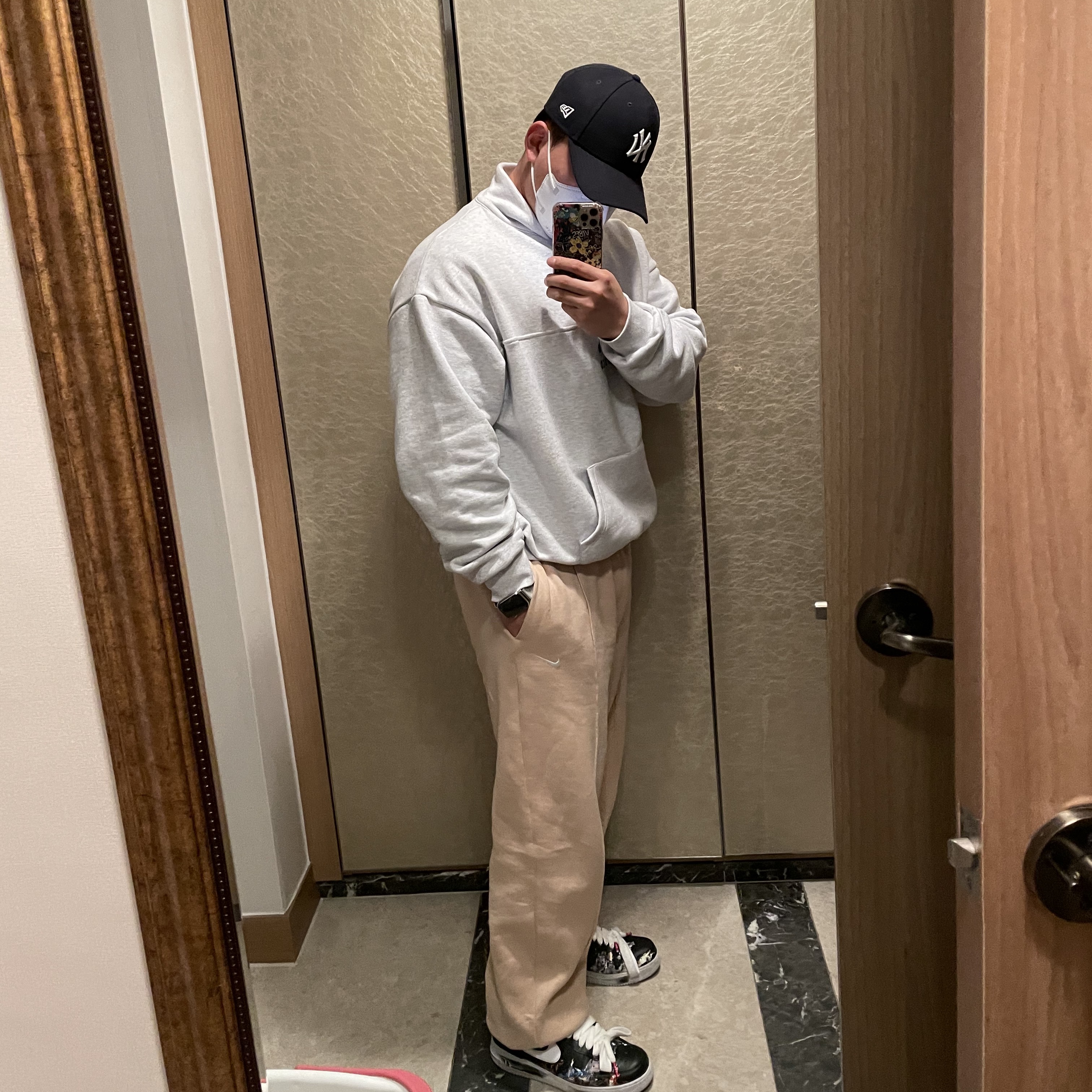 IAB Studio Half Zip Pullover Light Gray, Nike x Peaceminusone Air Force 1 Low Para-Noise 착용 스타일