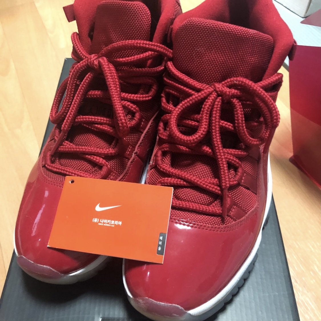 Jordan 11 Retro Win Like 96 Gym Red 착용 스타일 - 1