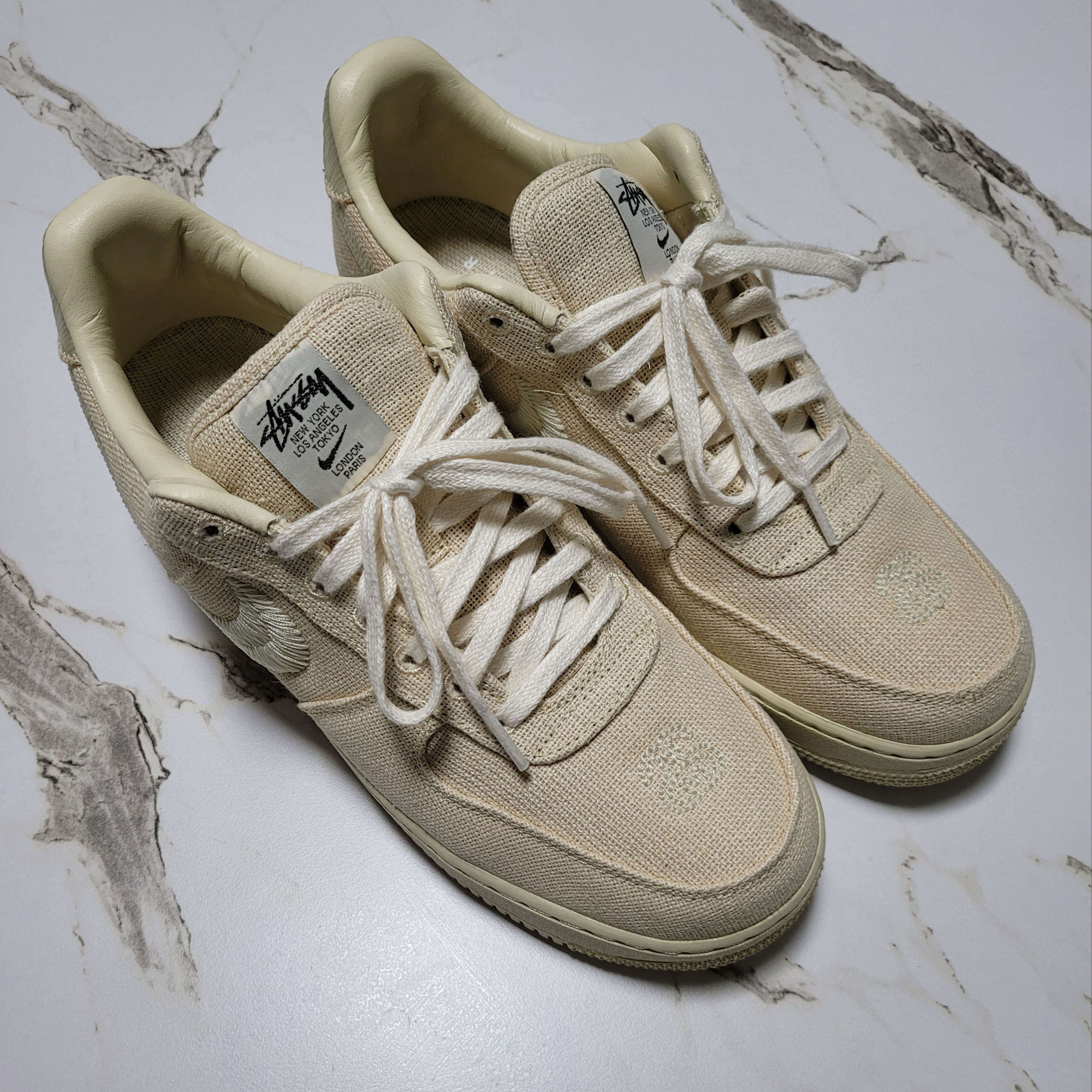 Nike x Stussy Air Force 1 Low Fossil 착용 스타일
