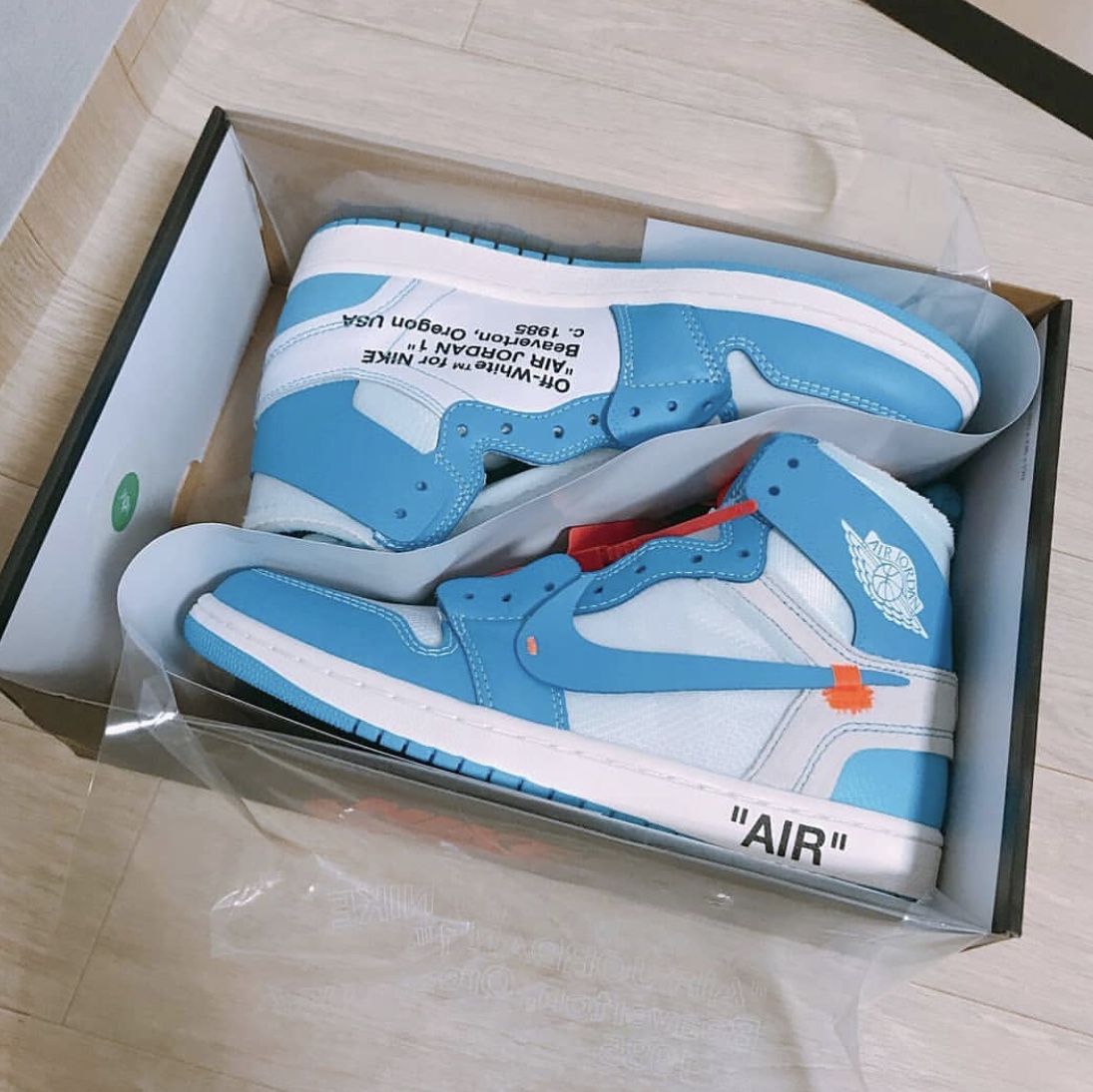 Jordan 1 x Off-White Retro High University Blue 착용 스타일