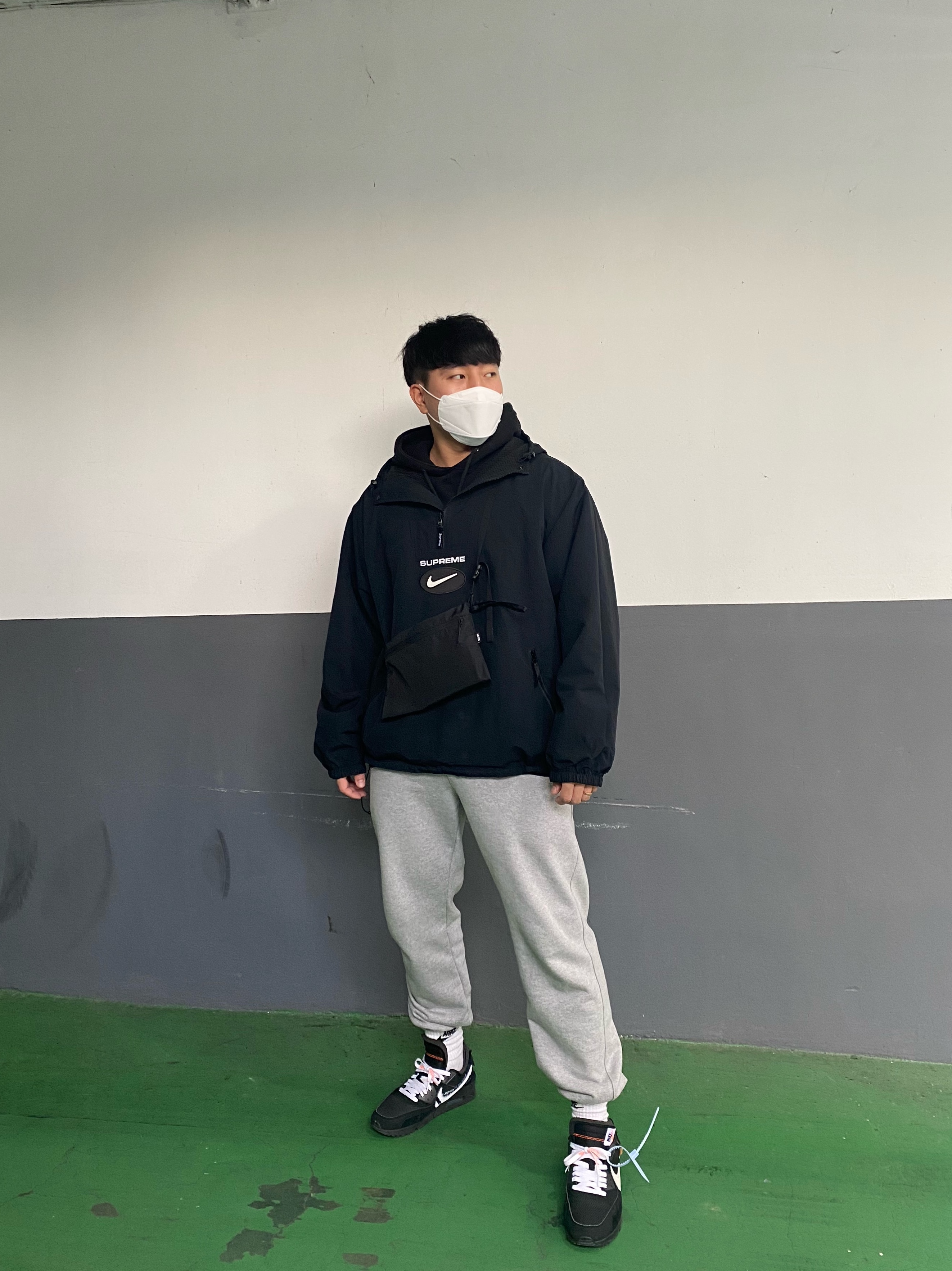 Nike x Off-White Air Max 90 V2 Black White, Supreme x Nike Jewel Reversible Ripstop Anorak Black - 20FW 착용 스타일