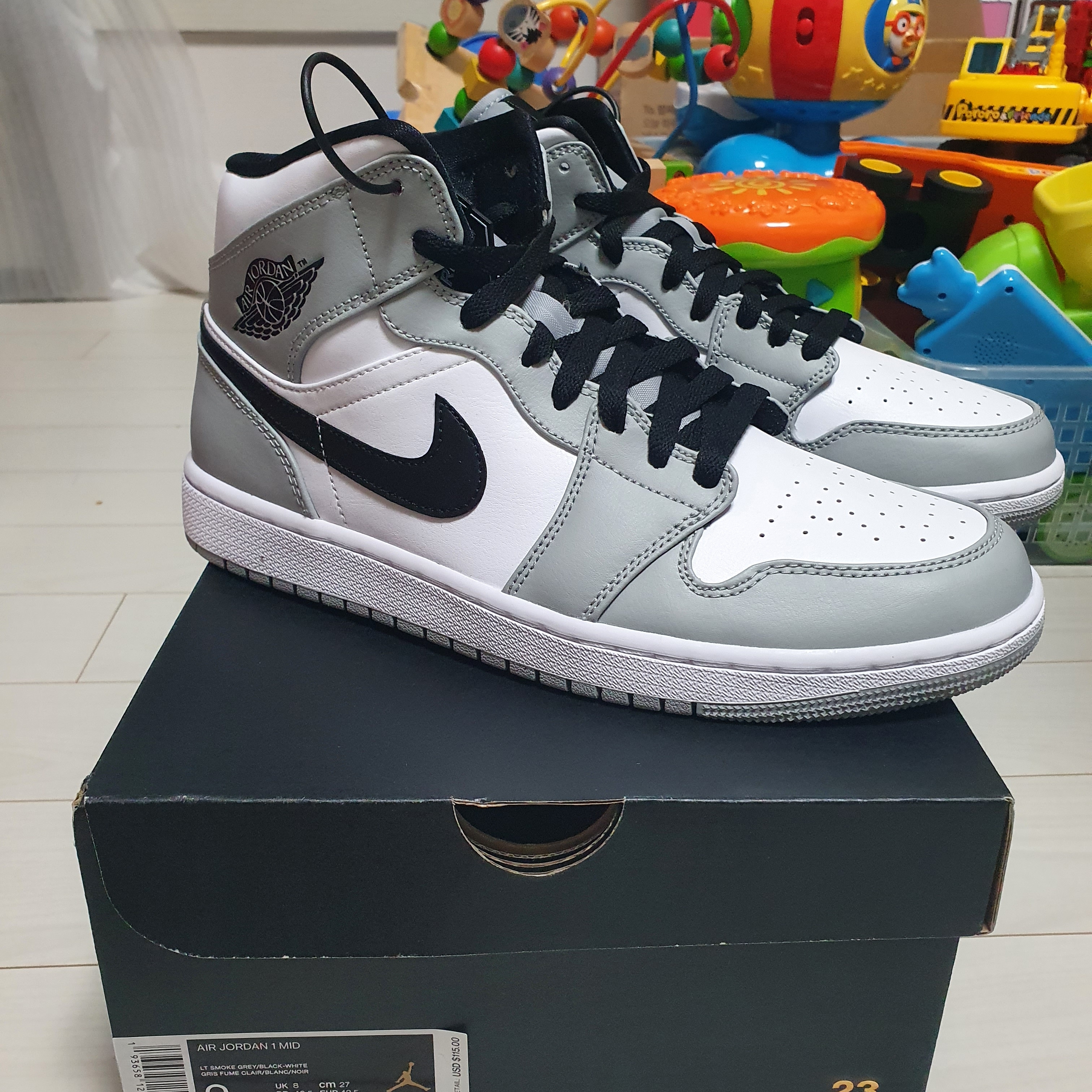 Jordan 1 Mid Light Smoke Grey 착용 스타일 - 1