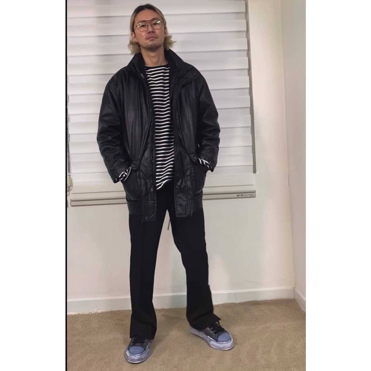 Maison Mihara Yasuhiro OG Sole Over Dyed Leather x Canvas Lowcut Sneakers Black 착용 스타일