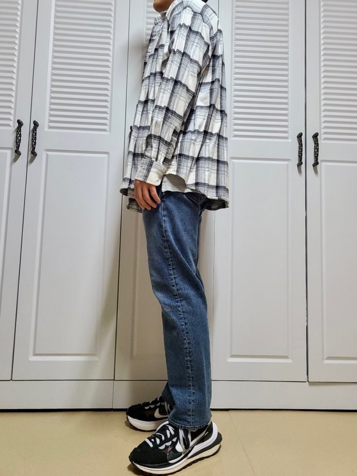 Nike x Sacai VaporWaffle Black White 착용 스타일 - 2