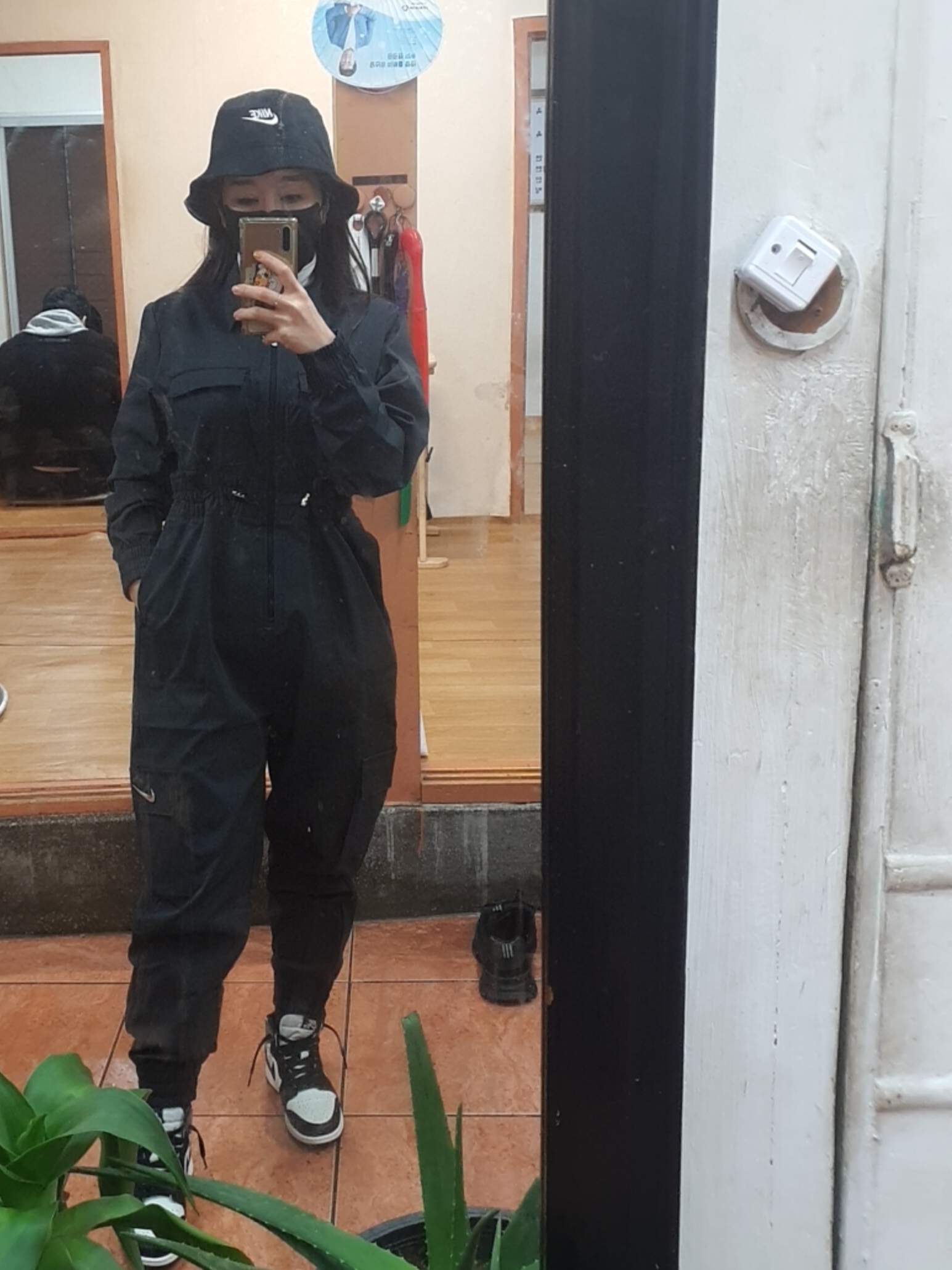 Jordan 1 Retro High OG Black Mocha, Nike Futura Corduroy Bucket Black 착용 스타일