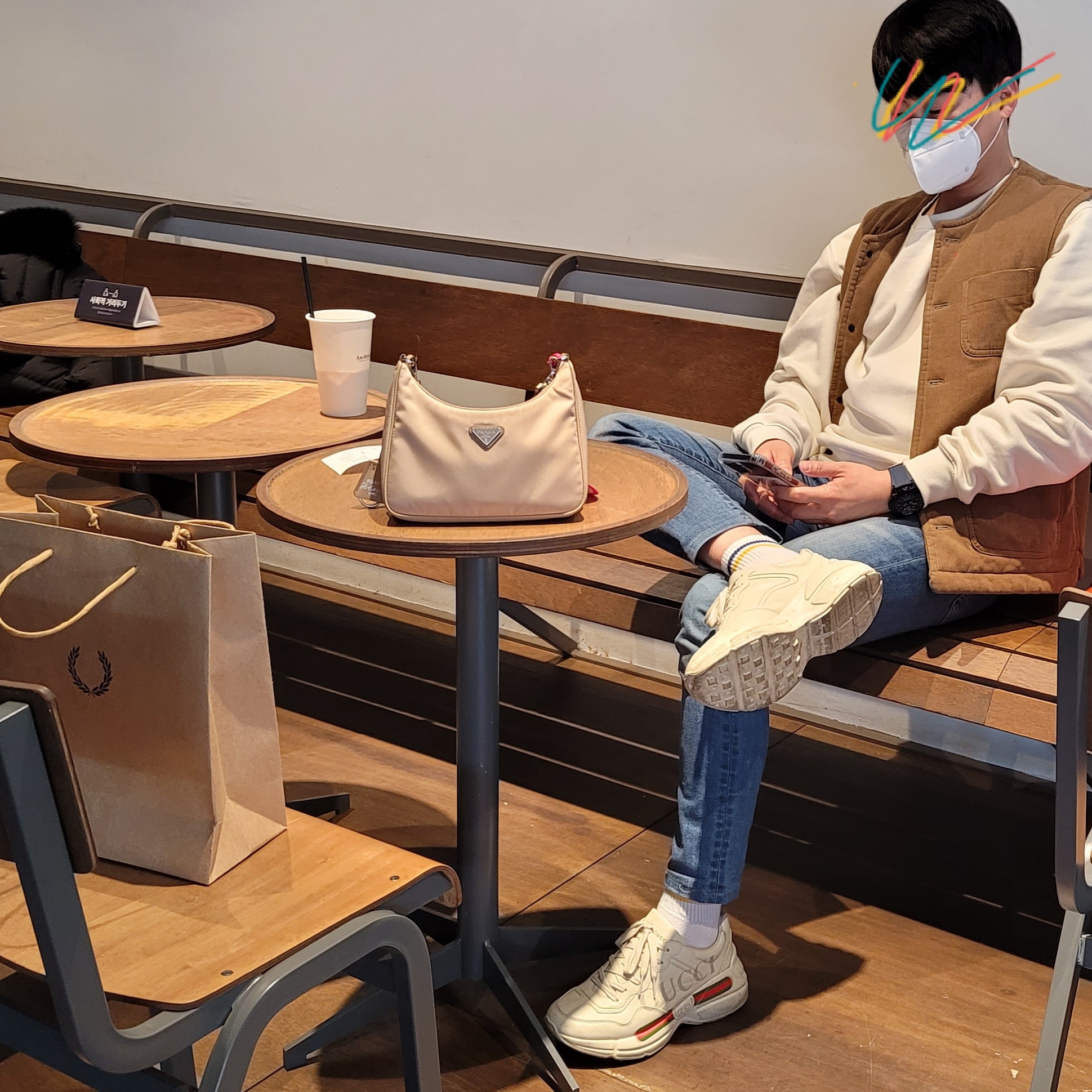 Gucci Rhyton Leather Sneakers Logo 착용 스타일