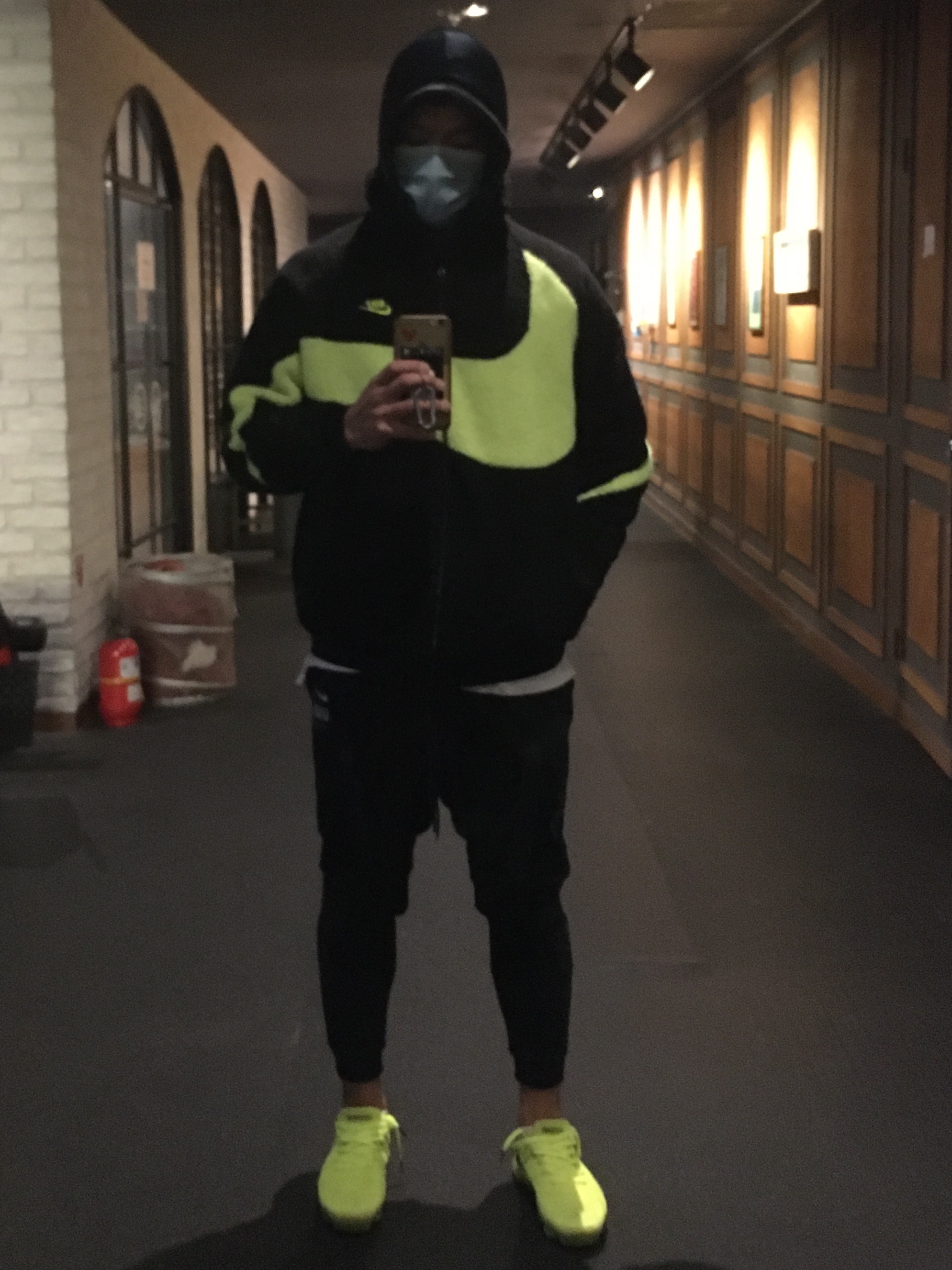 Nike Air VaporMax 2 Volt, Nike Big Swoosh Full Zip Jacket Black Volt 착용 스타일