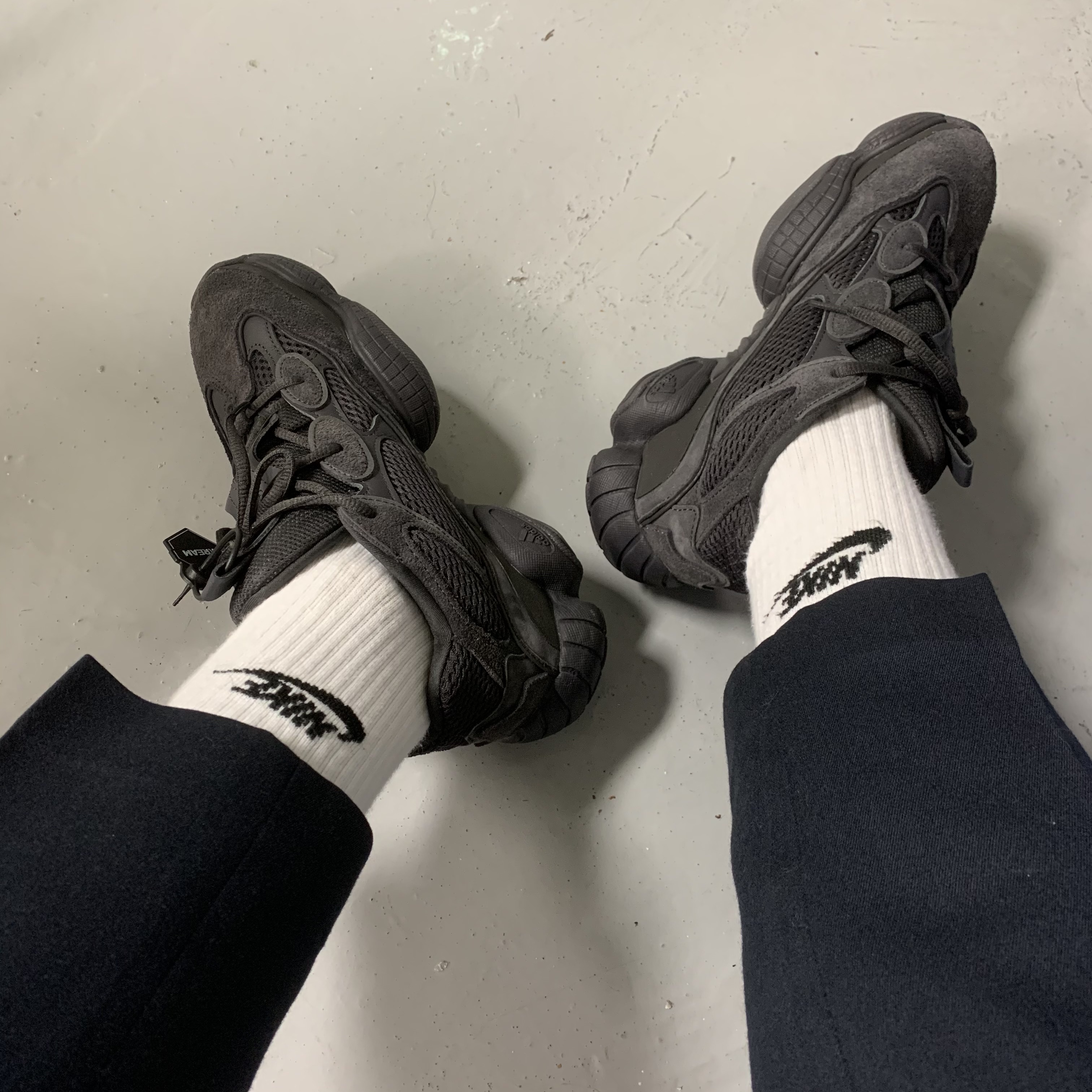 Adidas Yeezy 500 Utility Black 2018/2020 착용 스타일