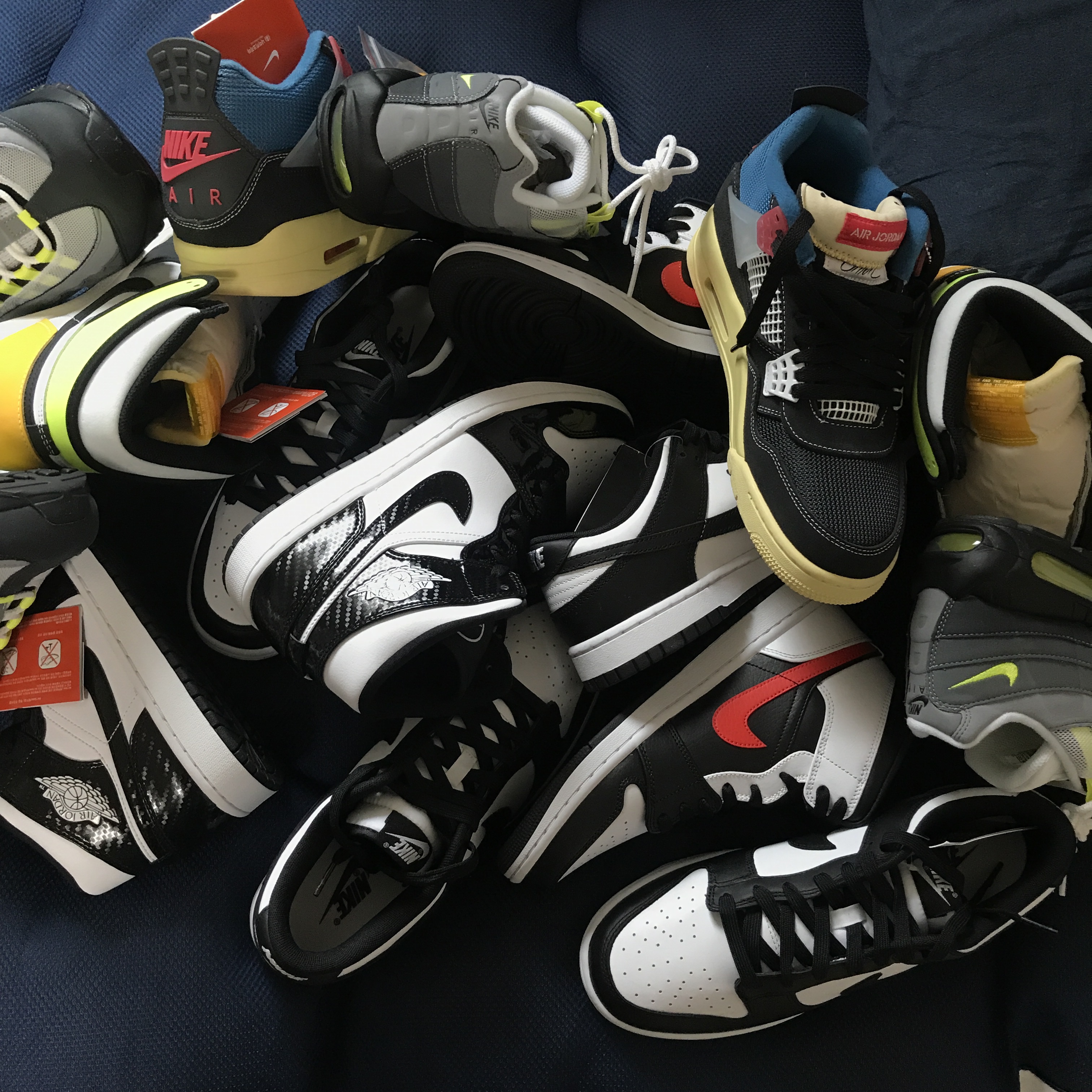 Jordan 1 Mid Black Chile Red, Nike Air Max 95 OG Neon Yellow 2020 착용 스타일