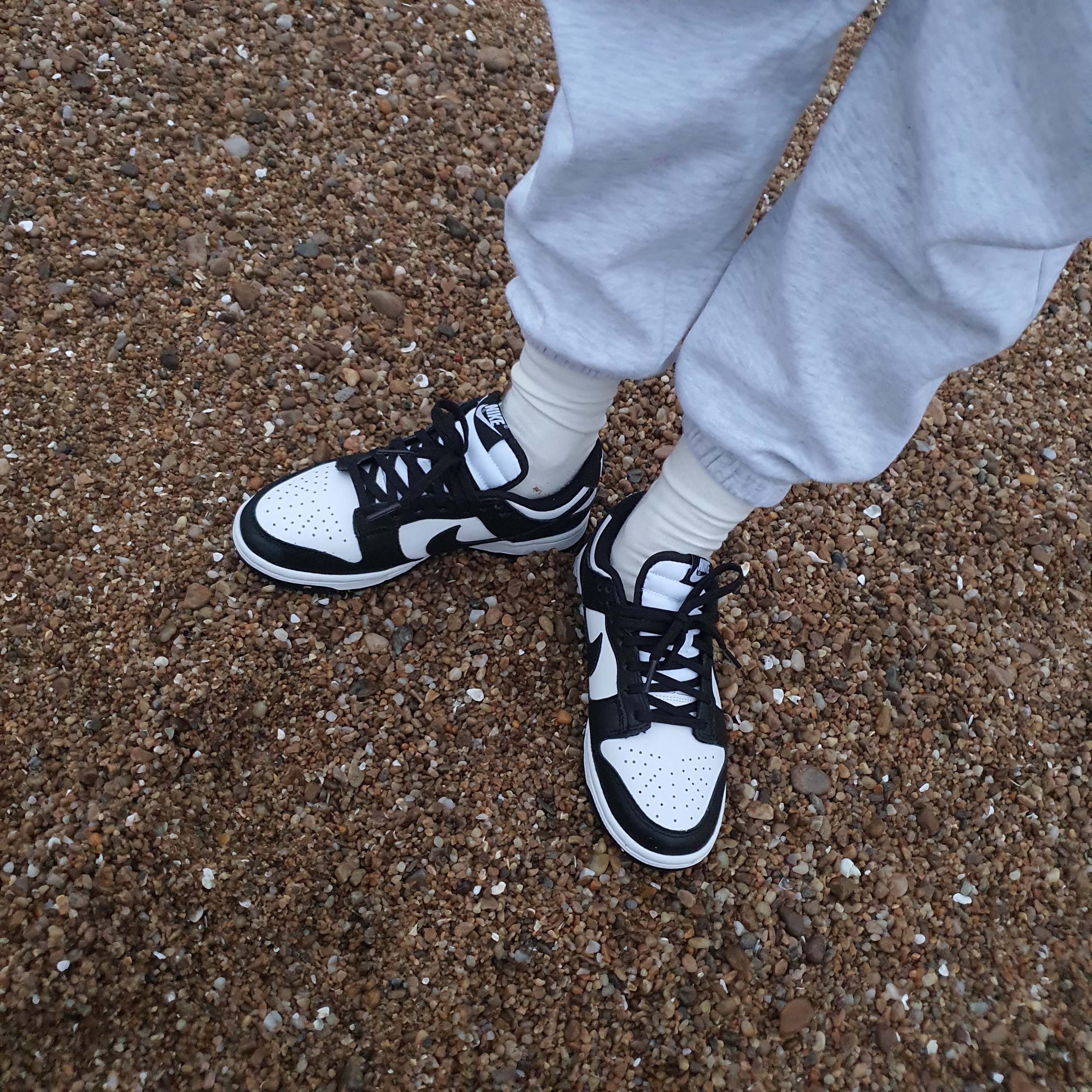 (W) Nike Dunk Low Black 착용 스타일 - 3